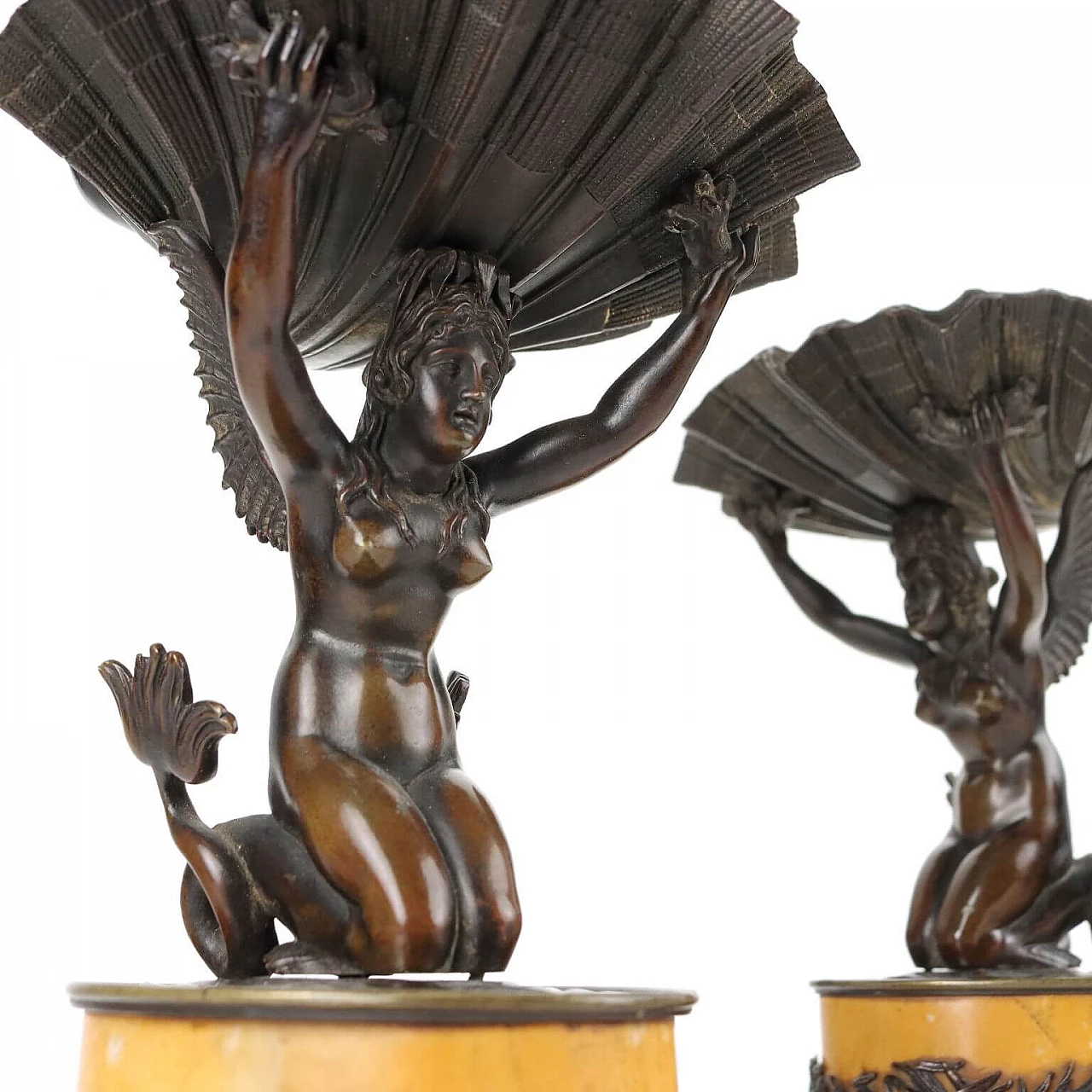 Coppia di alzatine in bronzo e marmo giallo di Siena, primo quarto '800 3