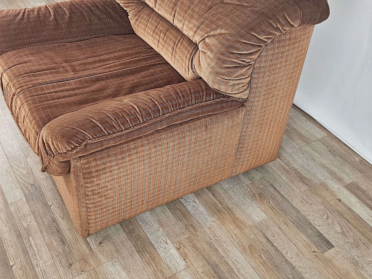 Brown fabric armchair by Doimo, 1970s 4