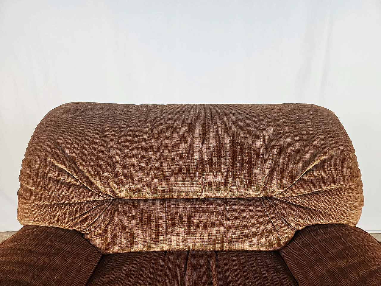 Brown fabric armchair by Doimo, 1970s 5