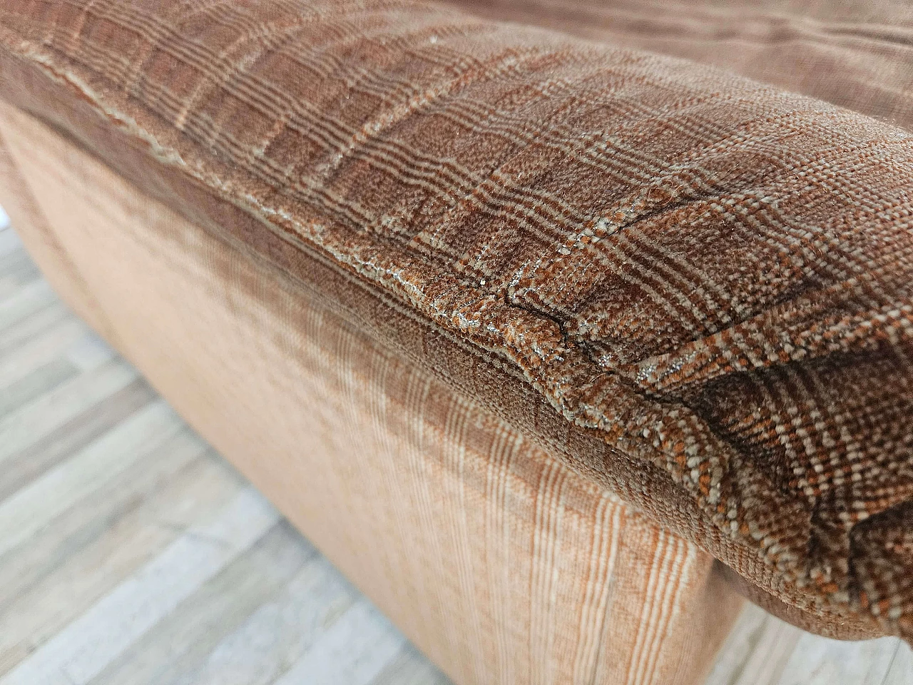 Brown fabric armchair by Doimo, 1970s 10