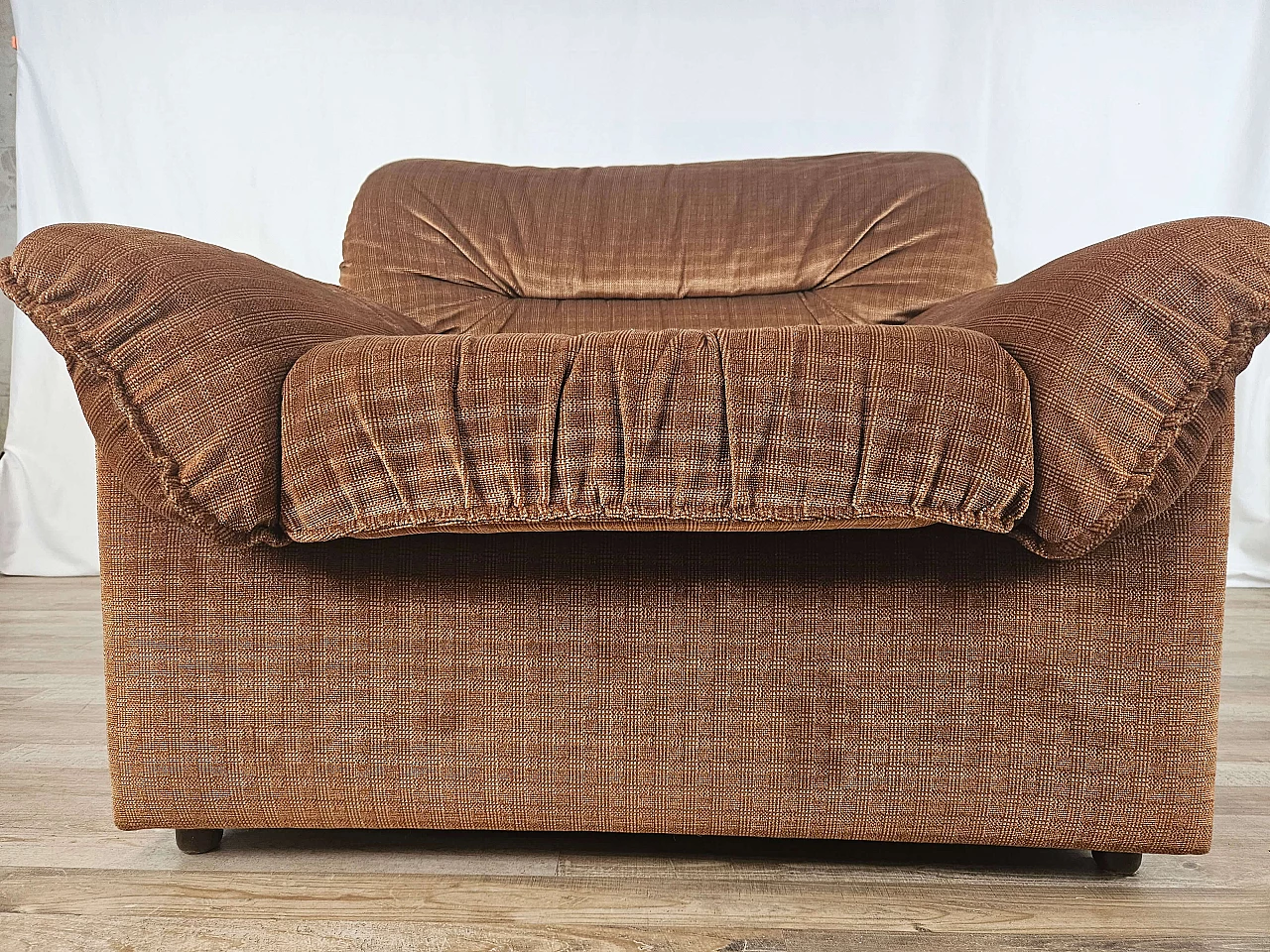 Brown fabric armchair by Doimo, 1970s 11