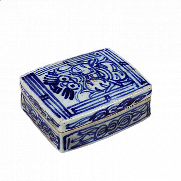 Scatola in porcellana cinese con coperchio dipinta blu, anni '10