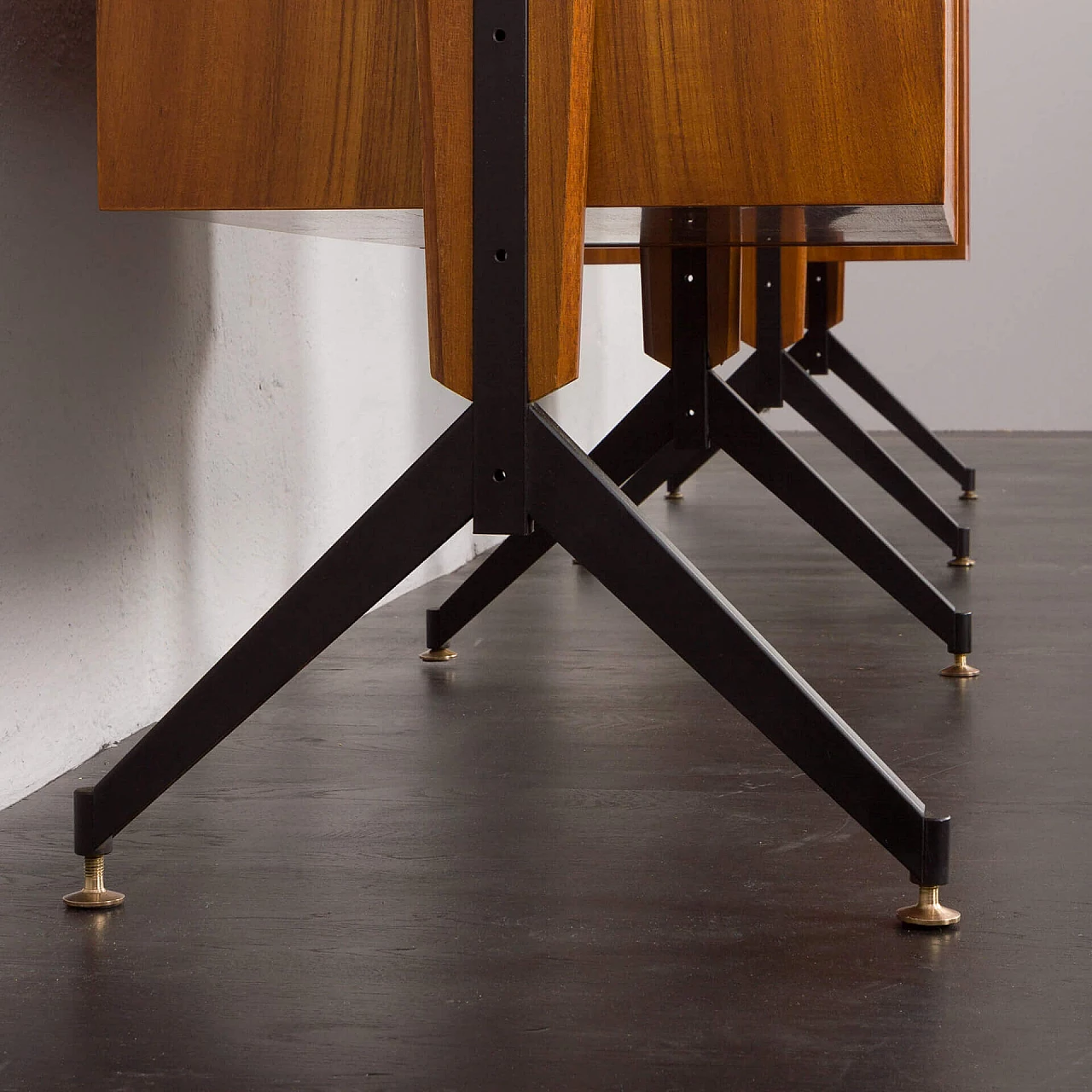 Floor-to-ceiling bookcase in the style of Franco Albini, 1960s 7