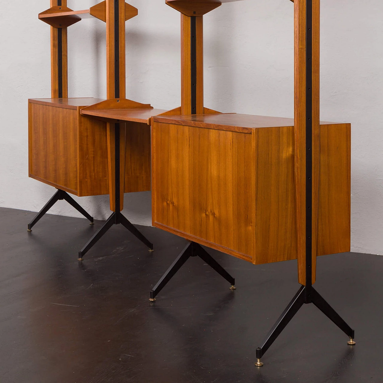 Floor-to-ceiling bookcase in the style of Franco Albini, 1960s 23