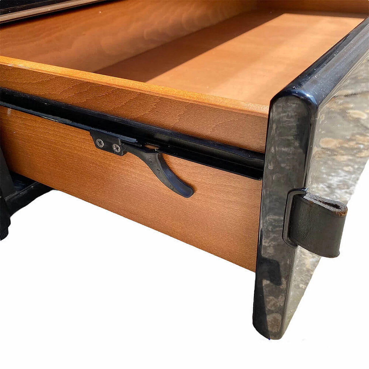 Credenza Mou in legno laccato con maniglie in pelle di Afra e Tobia Scarpa per Molteni, anni '70 11