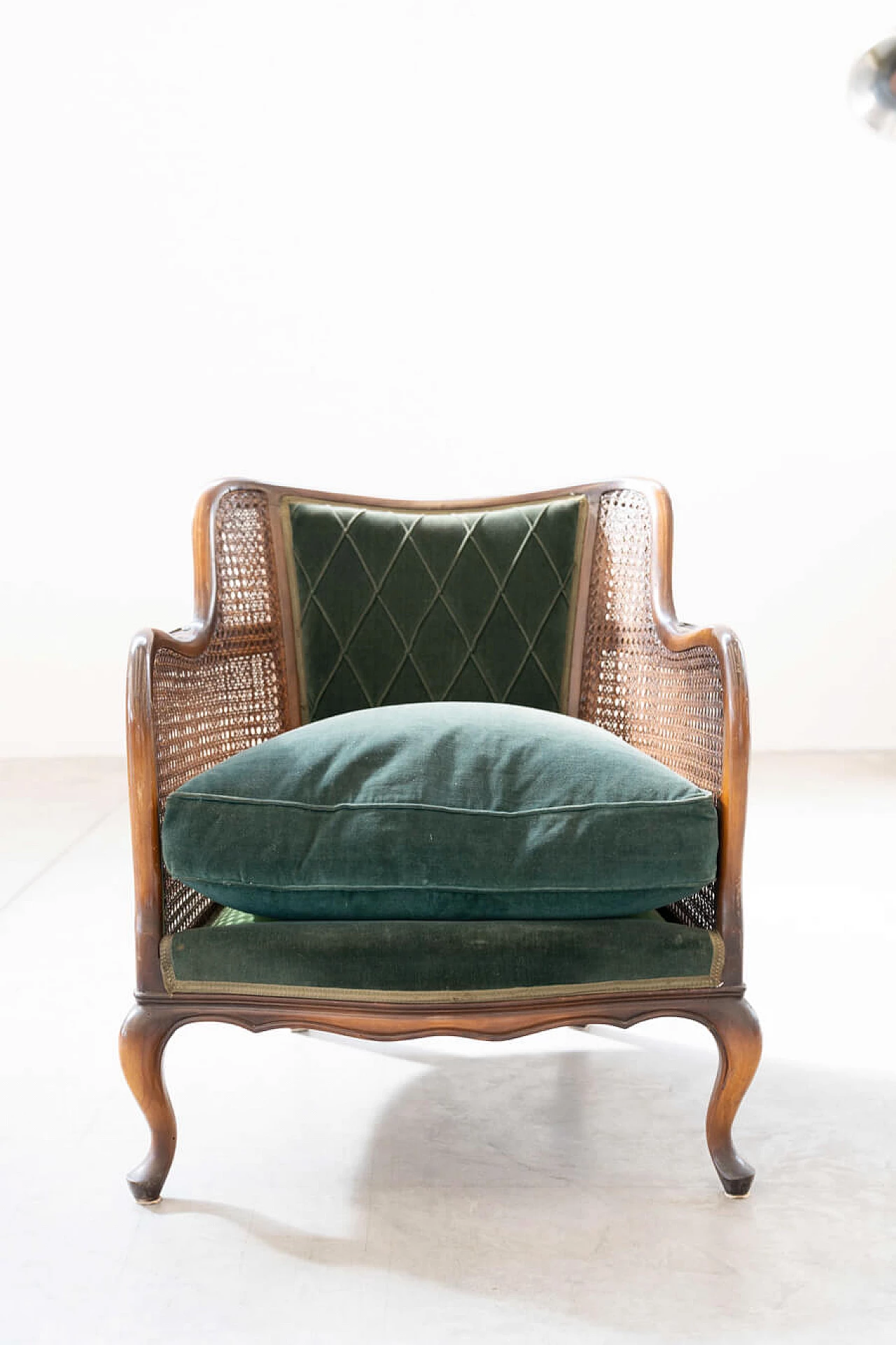 Three-seater sofa and a pair of armchairs in Vienna straw and green velvet with reliefs, 1950s 16