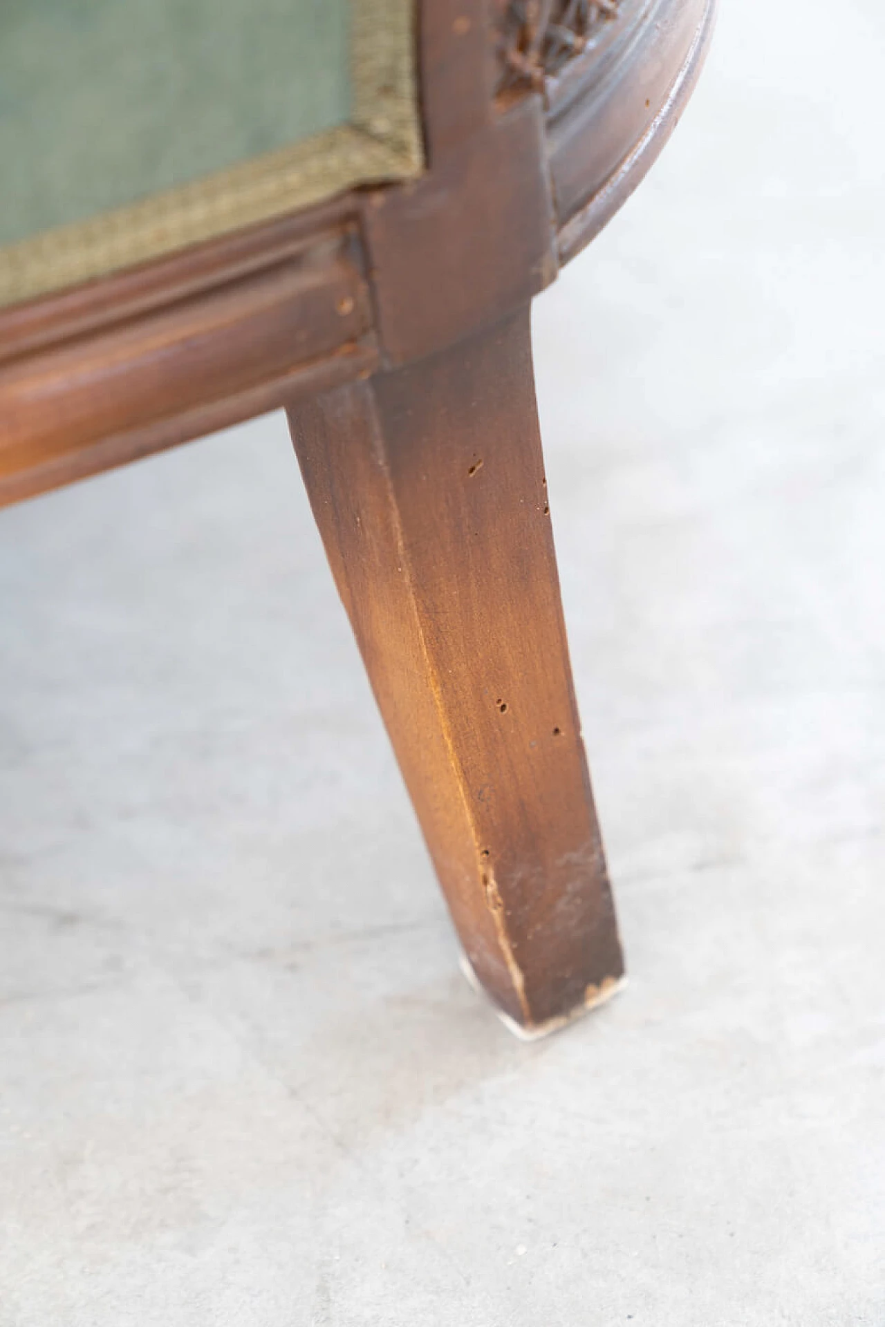 Divano a tre posti e coppia di poltrone in paglia di Vienna e velluto verde con rilievi, anni '50 19