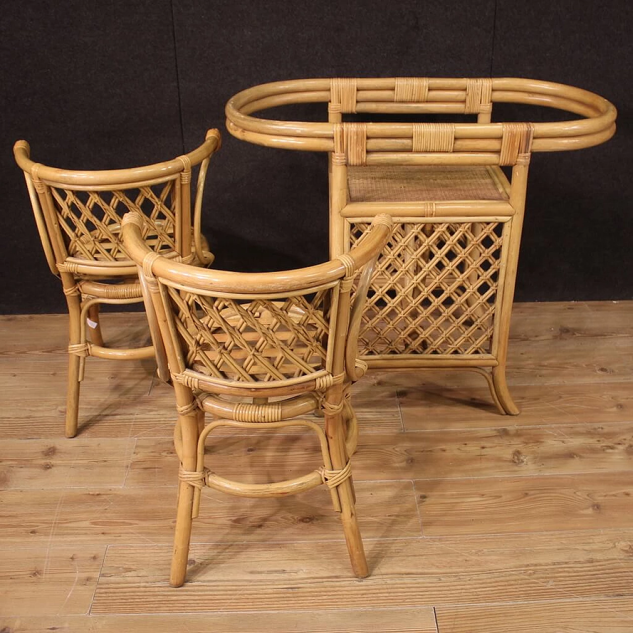 Tavolino da salotto e coppia di sedie in bambù, legno intrecciato e rattan, anni '70 12