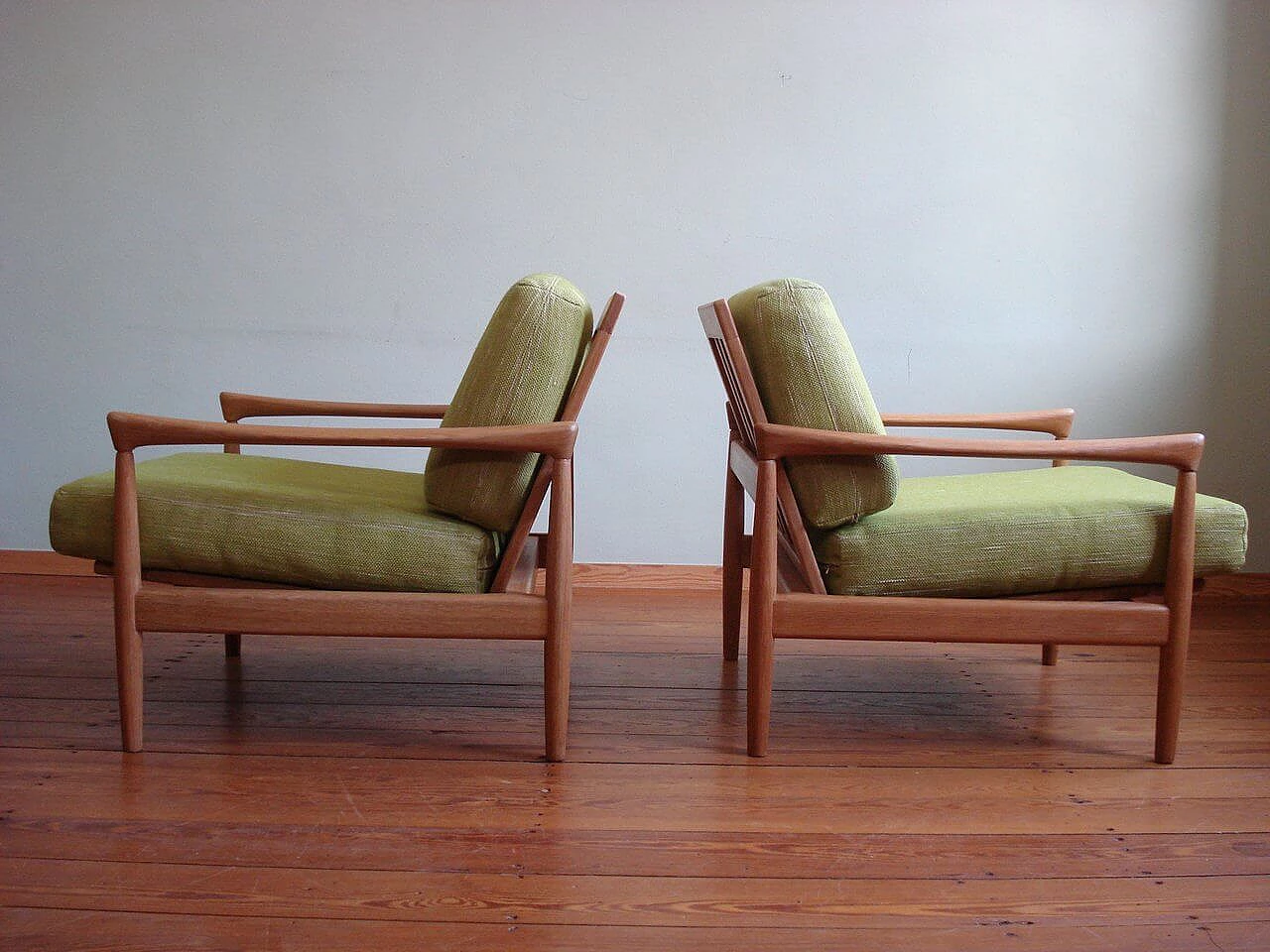 Coppia di sedie in legno e tessuto di  Erik Wørtz per Ikea, anni '60 3