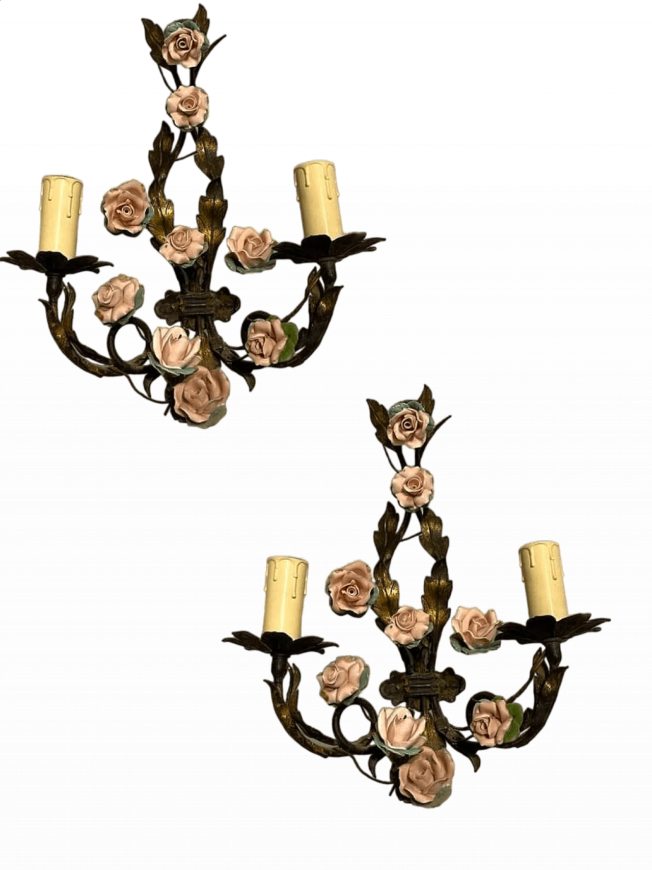 Coppia di applique con rose in tôle e porcellana, anni '60 6