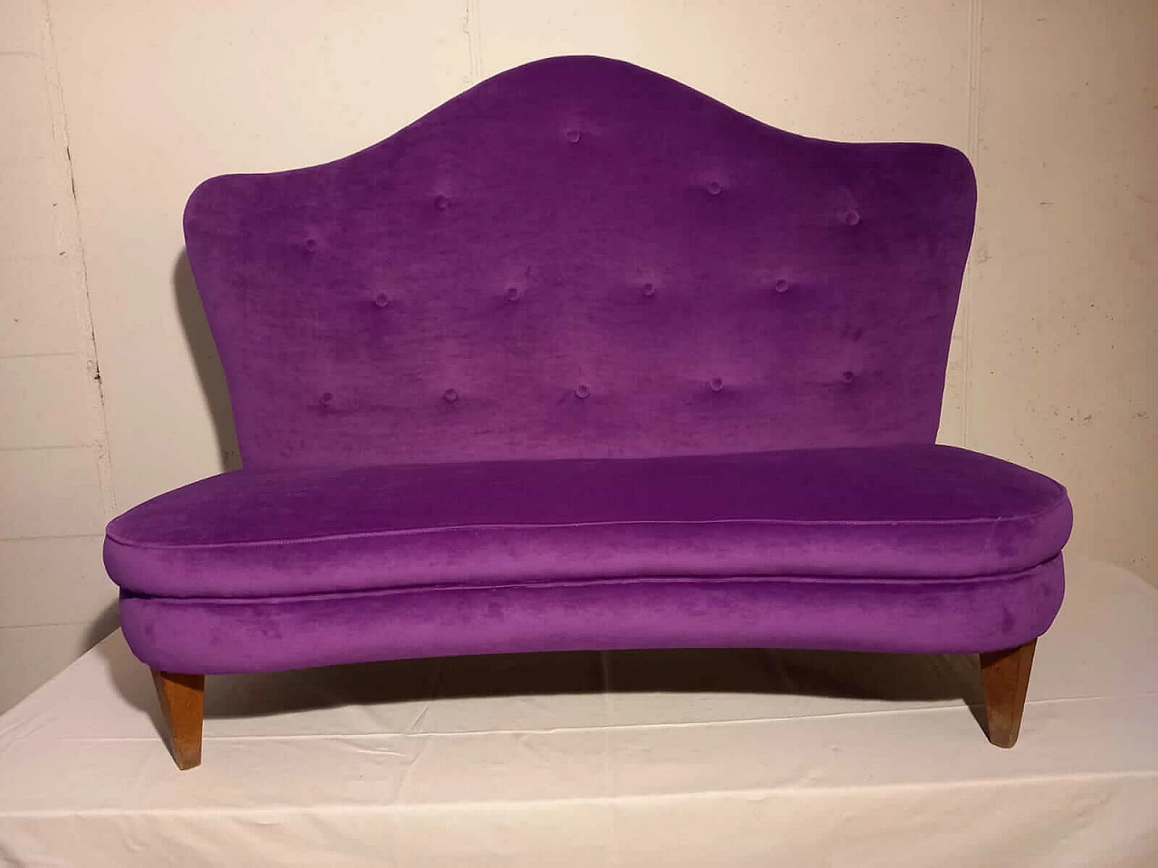 Wood and purple velvet sofa, 1940s 3