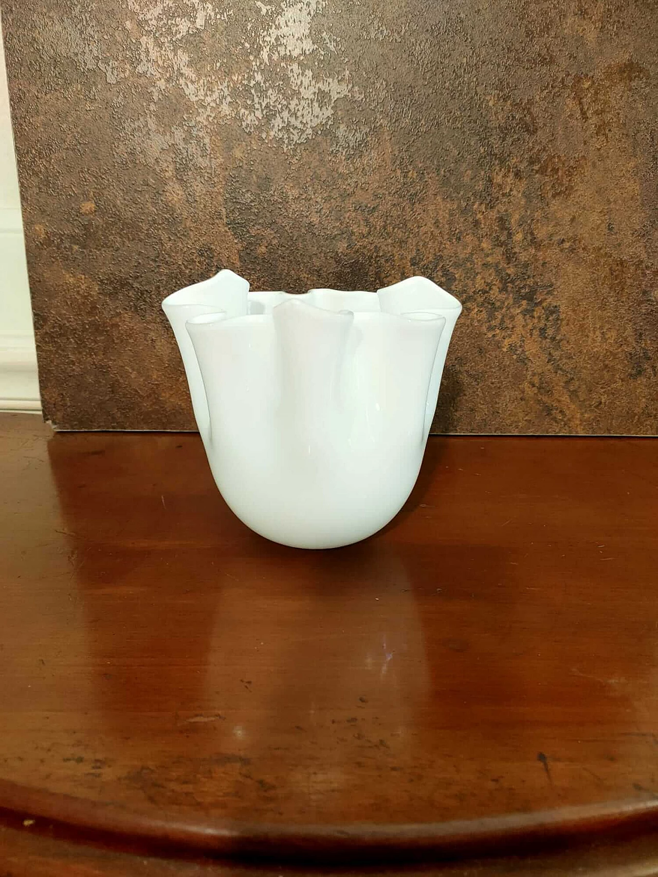 Vaso Fazzoletto in vetro di Murano opalino bianco 3