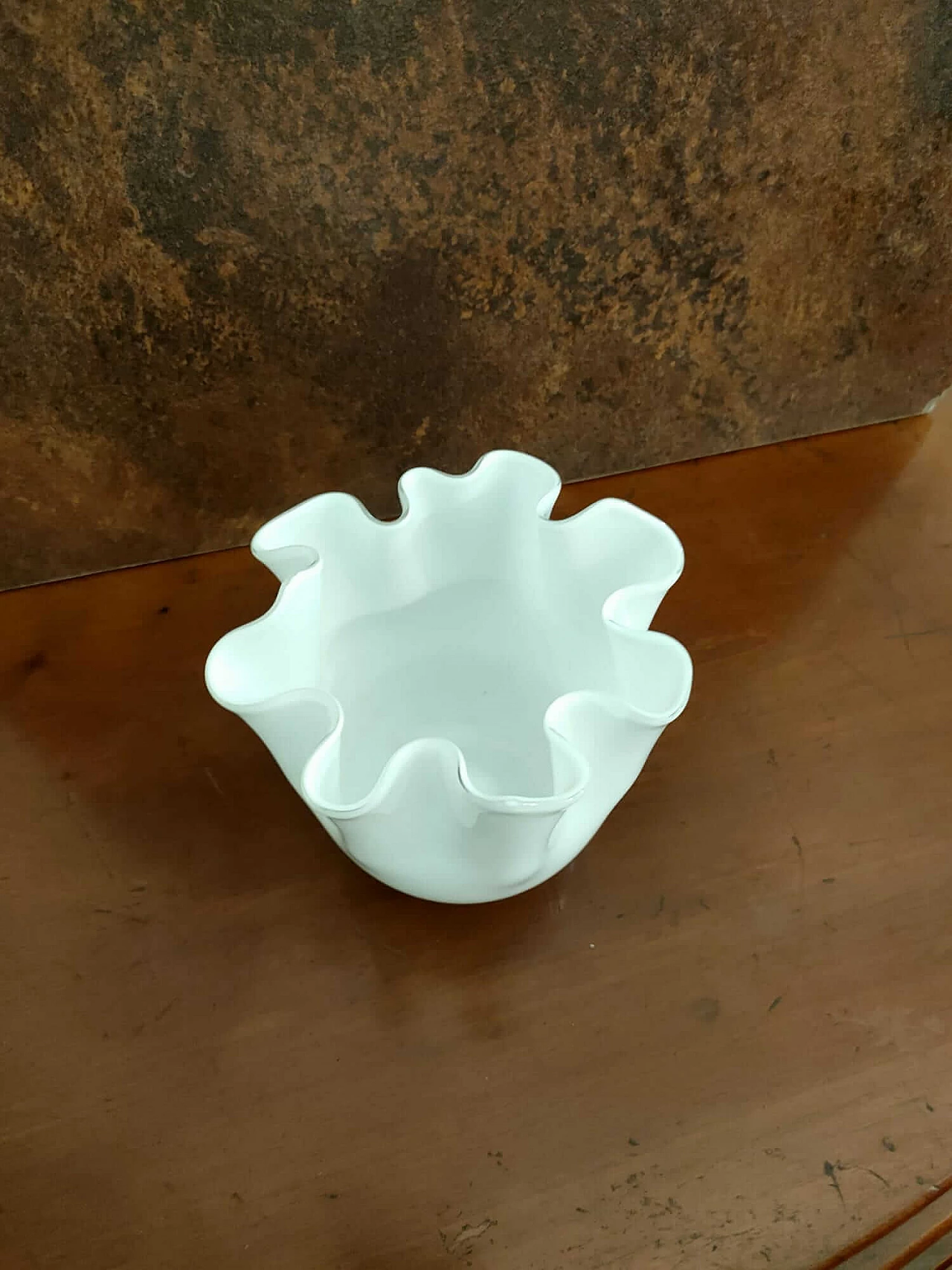 Vaso Fazzoletto in vetro di Murano opalino bianco 4