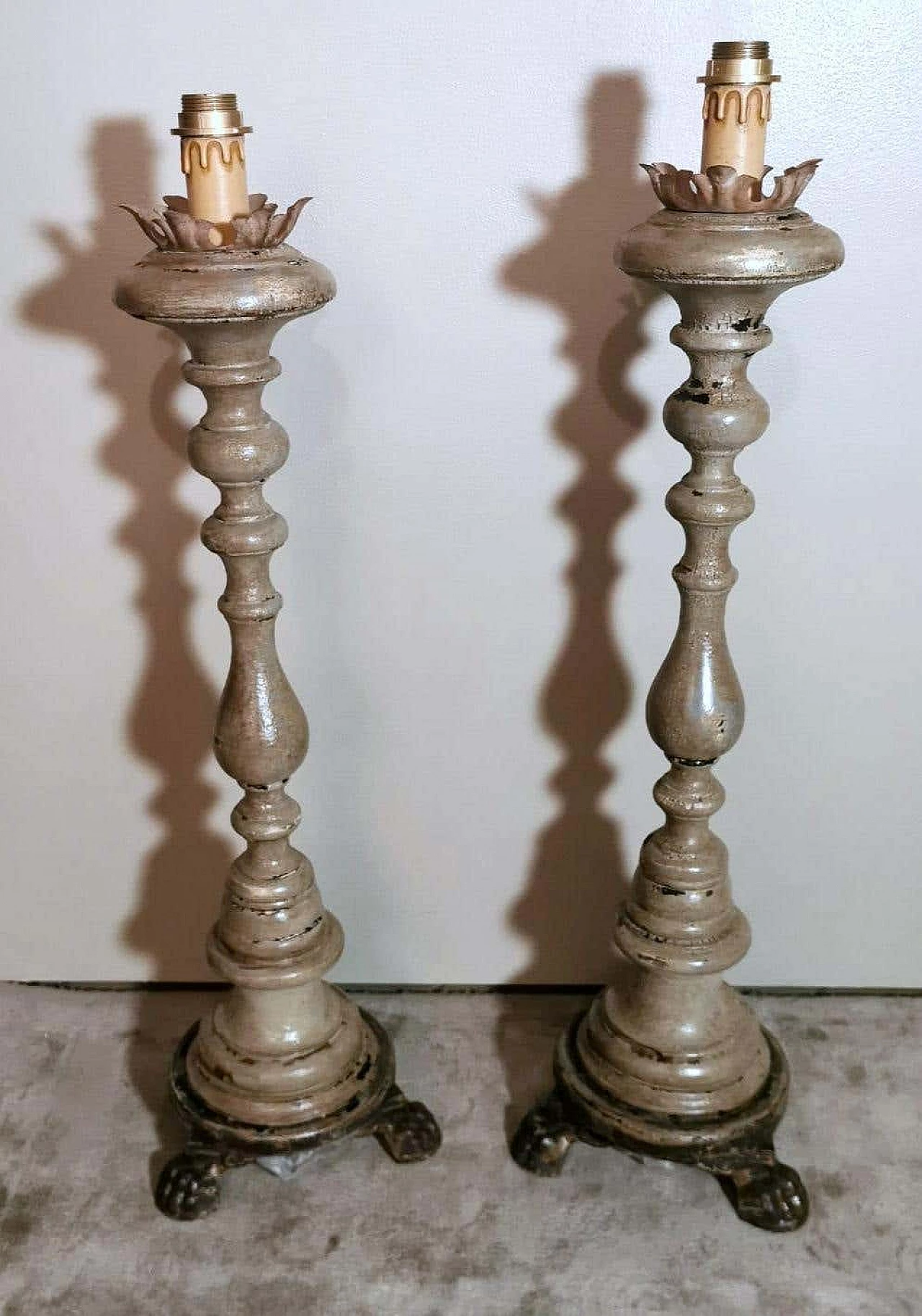 Pair of turned wooden altar candlesticks, 19th century 1