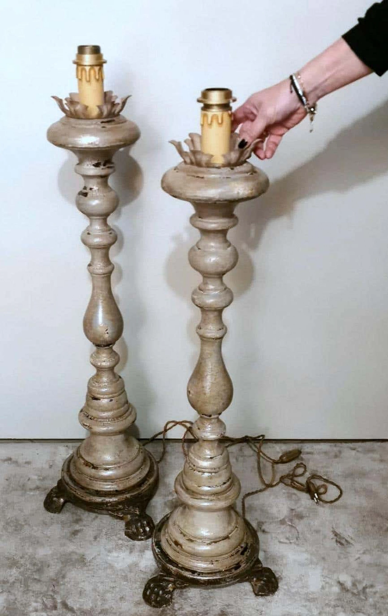 Pair of turned wooden altar candlesticks, 19th century 14