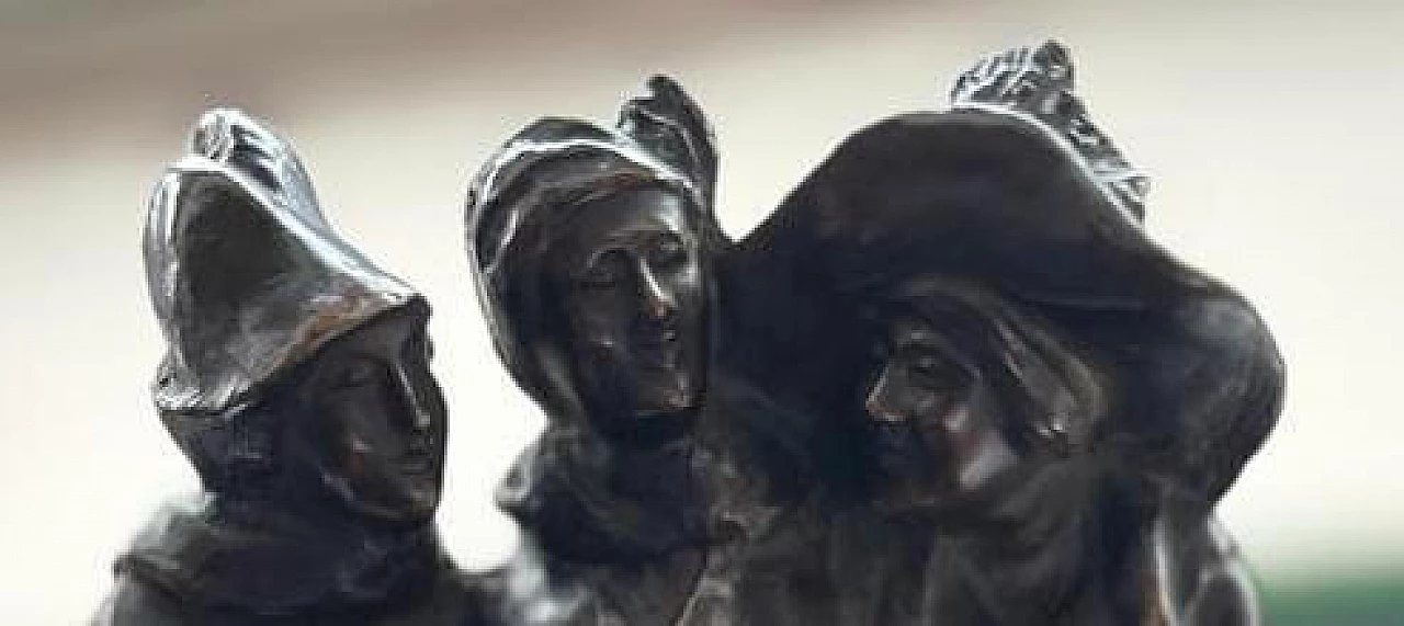 Negri, Tre Sartine, scultura con base in marmo, inizio '900 3