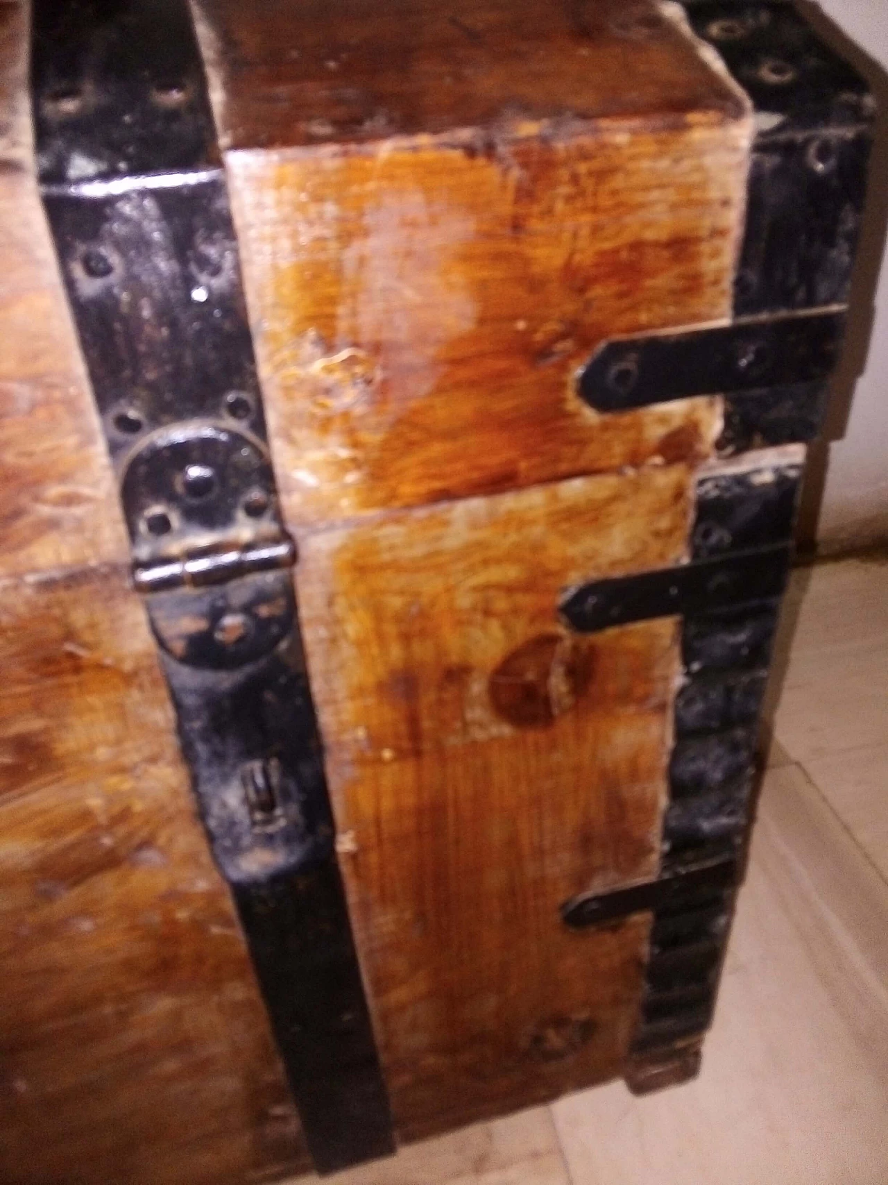 Baule in noce e ferro, '800 4