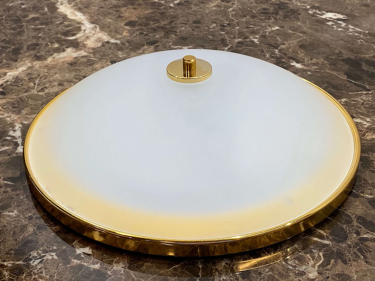 3 Plafoniere in ottone e vetro satinato, anni '80 2