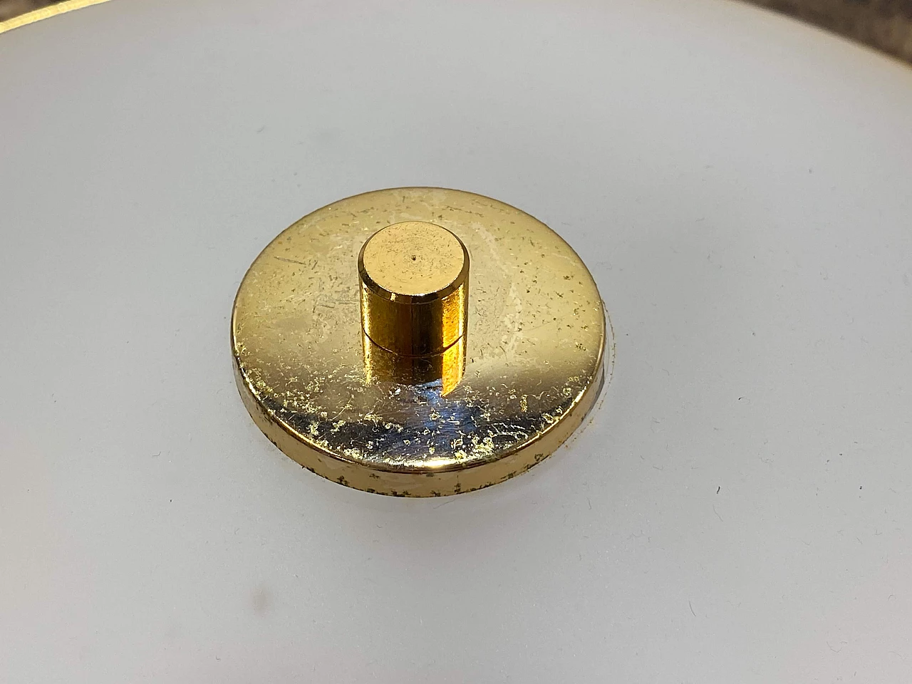 3 Plafoniere in ottone e vetro satinato, anni '80 3