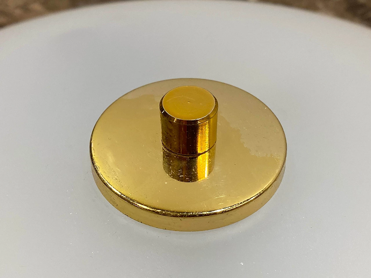 3 Plafoniere in ottone e vetro satinato, anni '80 5