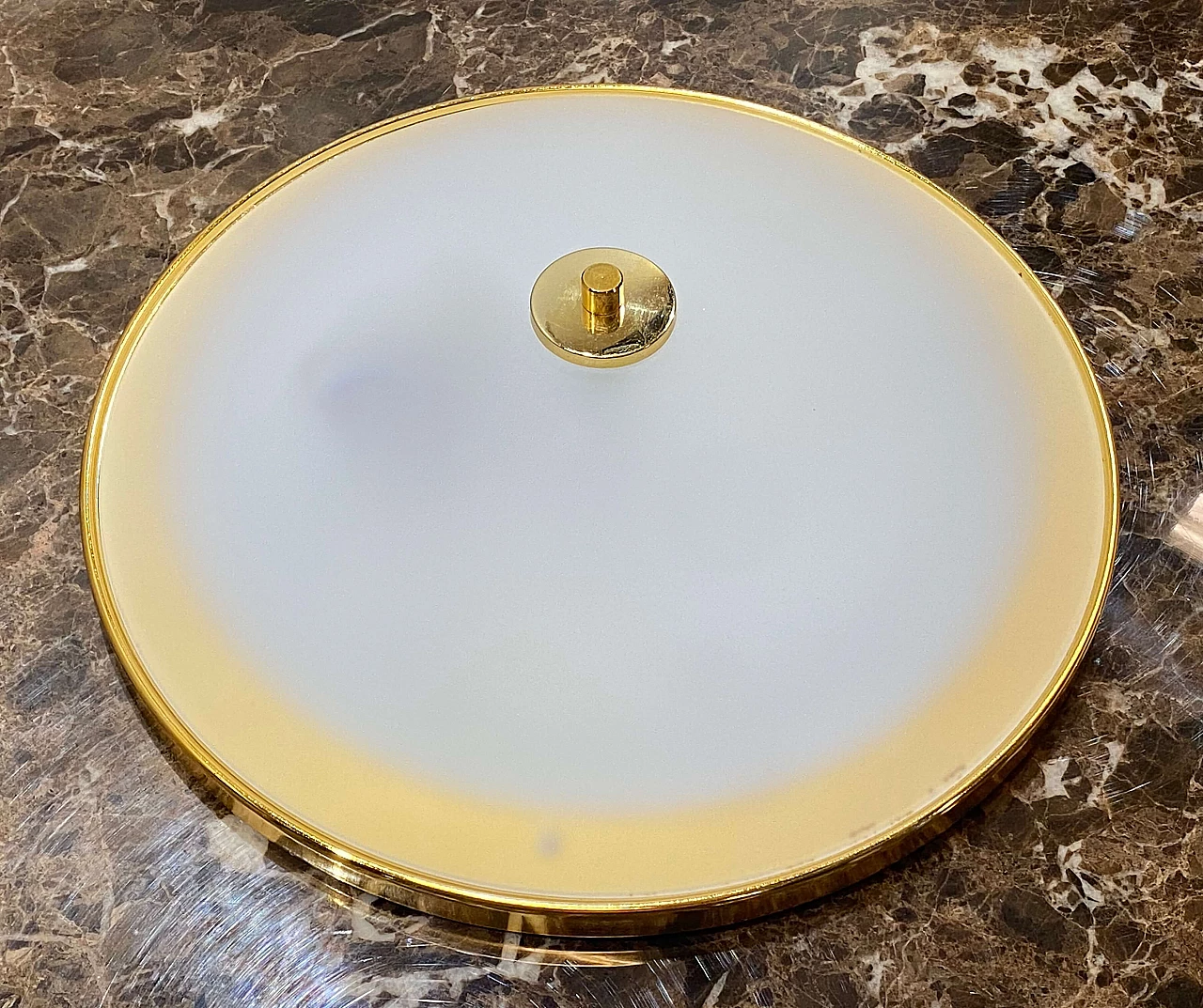 3 Plafoniere in ottone e vetro satinato, anni '80 8