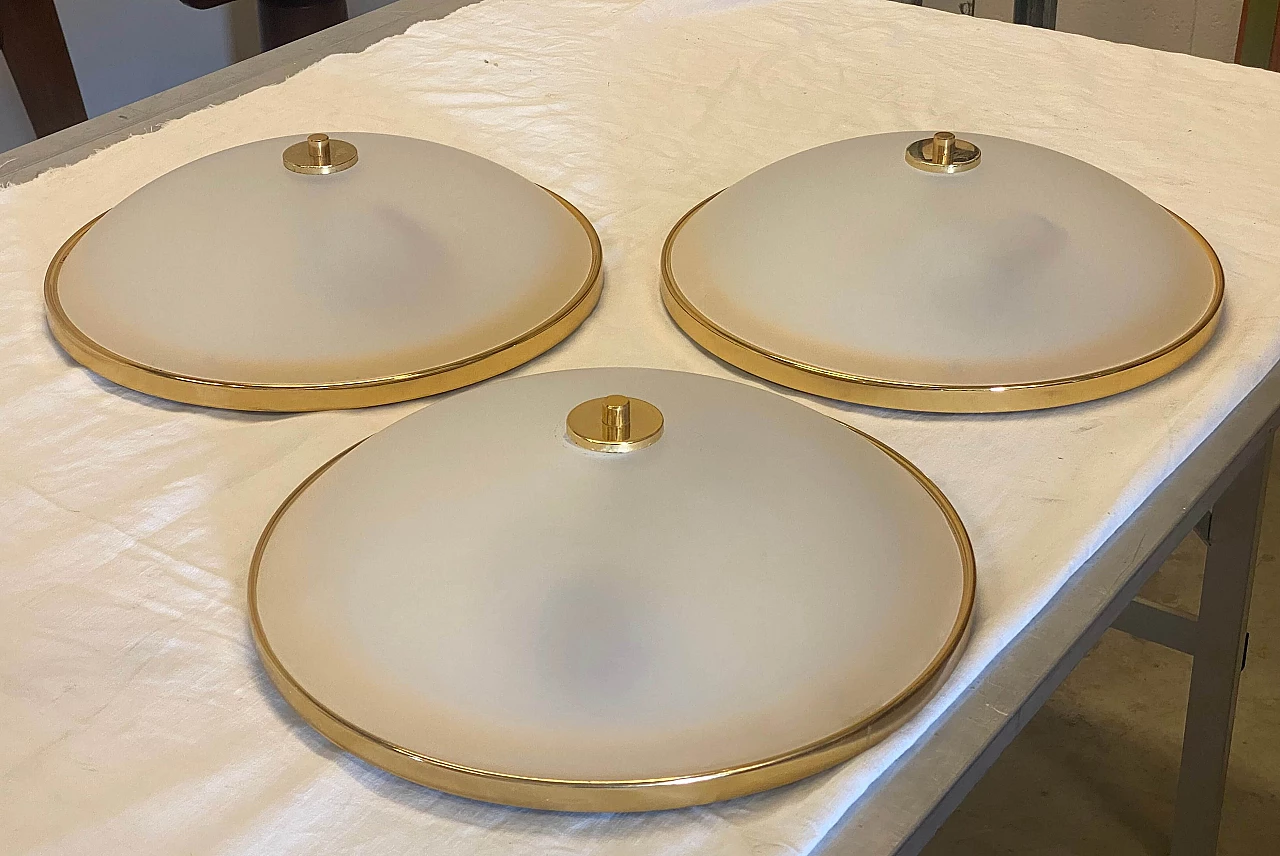 3 Plafoniere in ottone e vetro satinato, anni '80 10