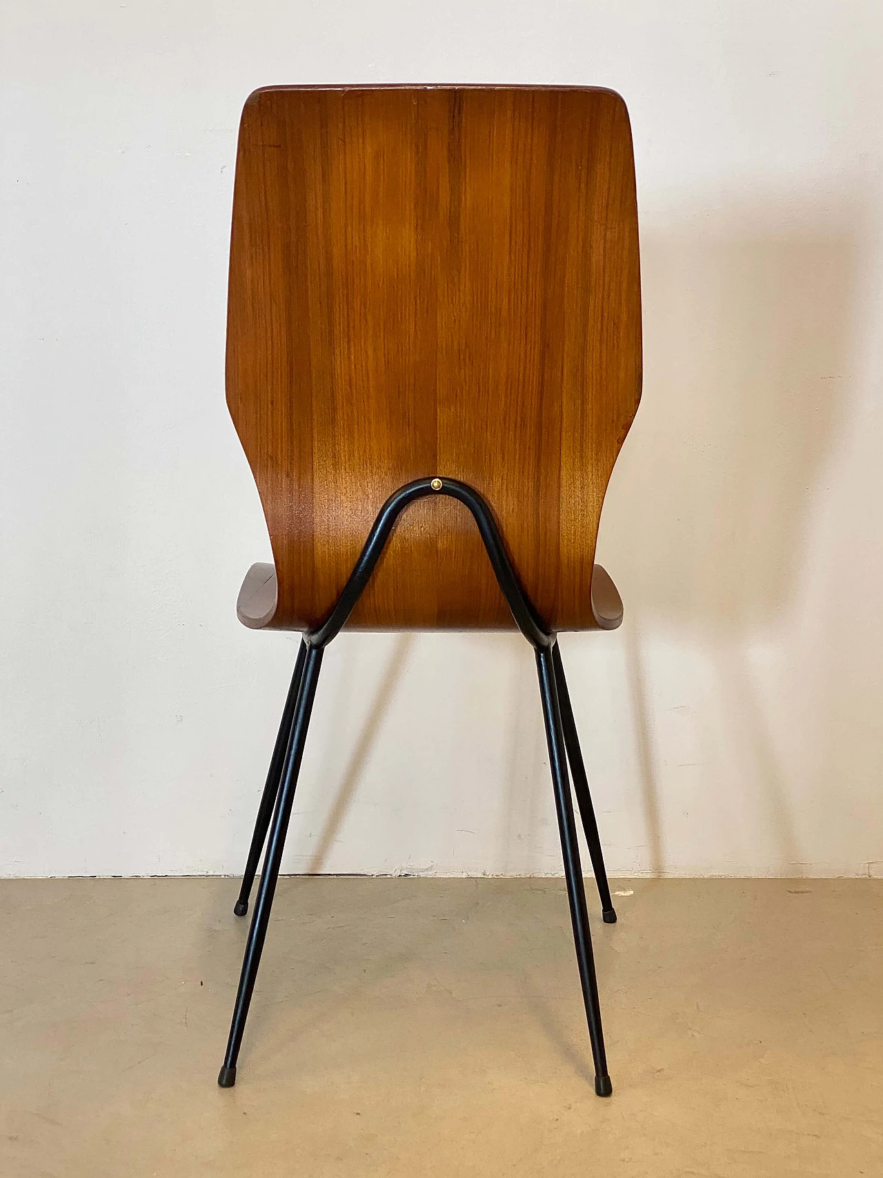 6 Bent plywood chairs with iron frame, 1960s 7