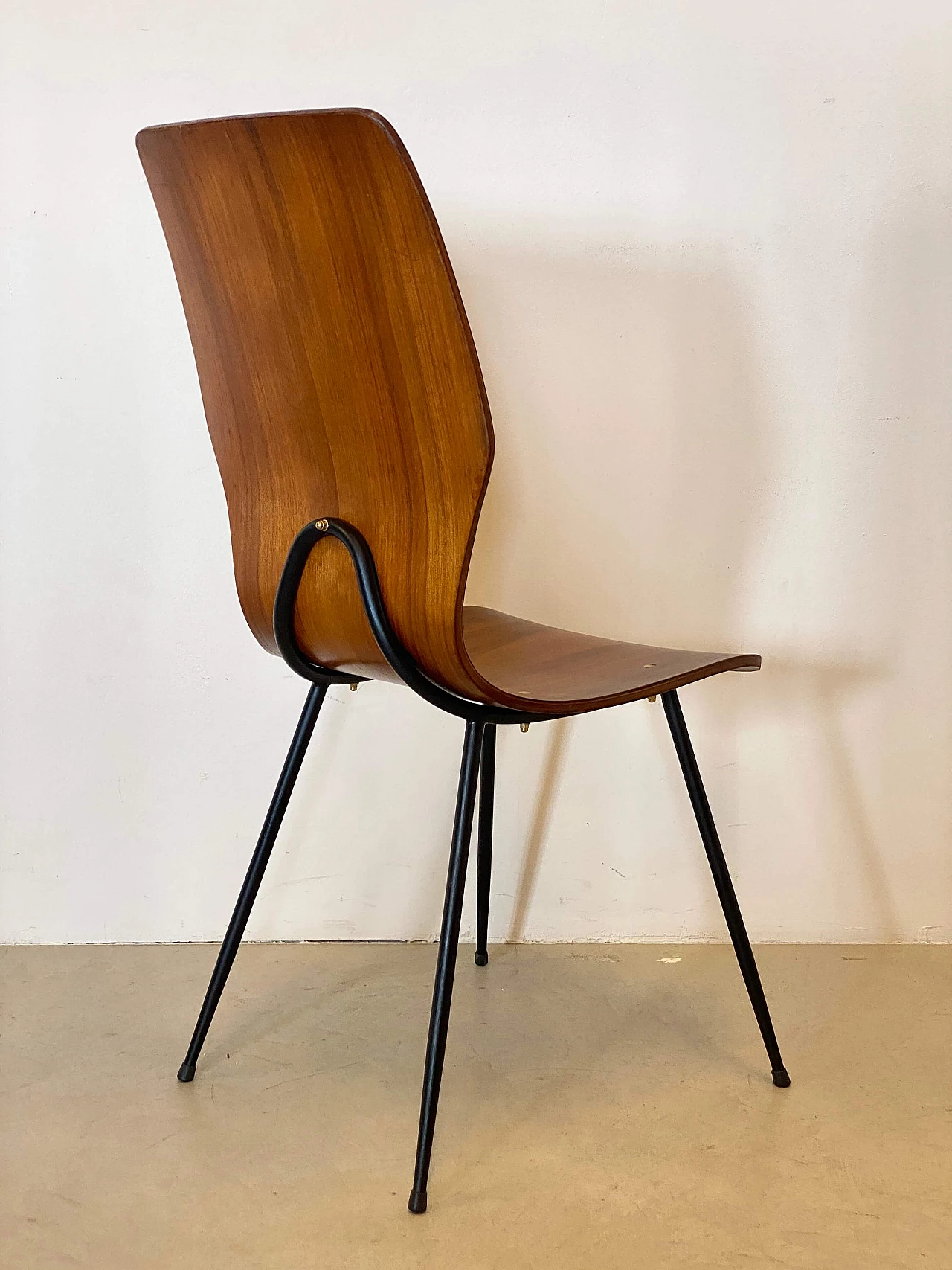 6 Bent plywood chairs with iron frame, 1960s 9