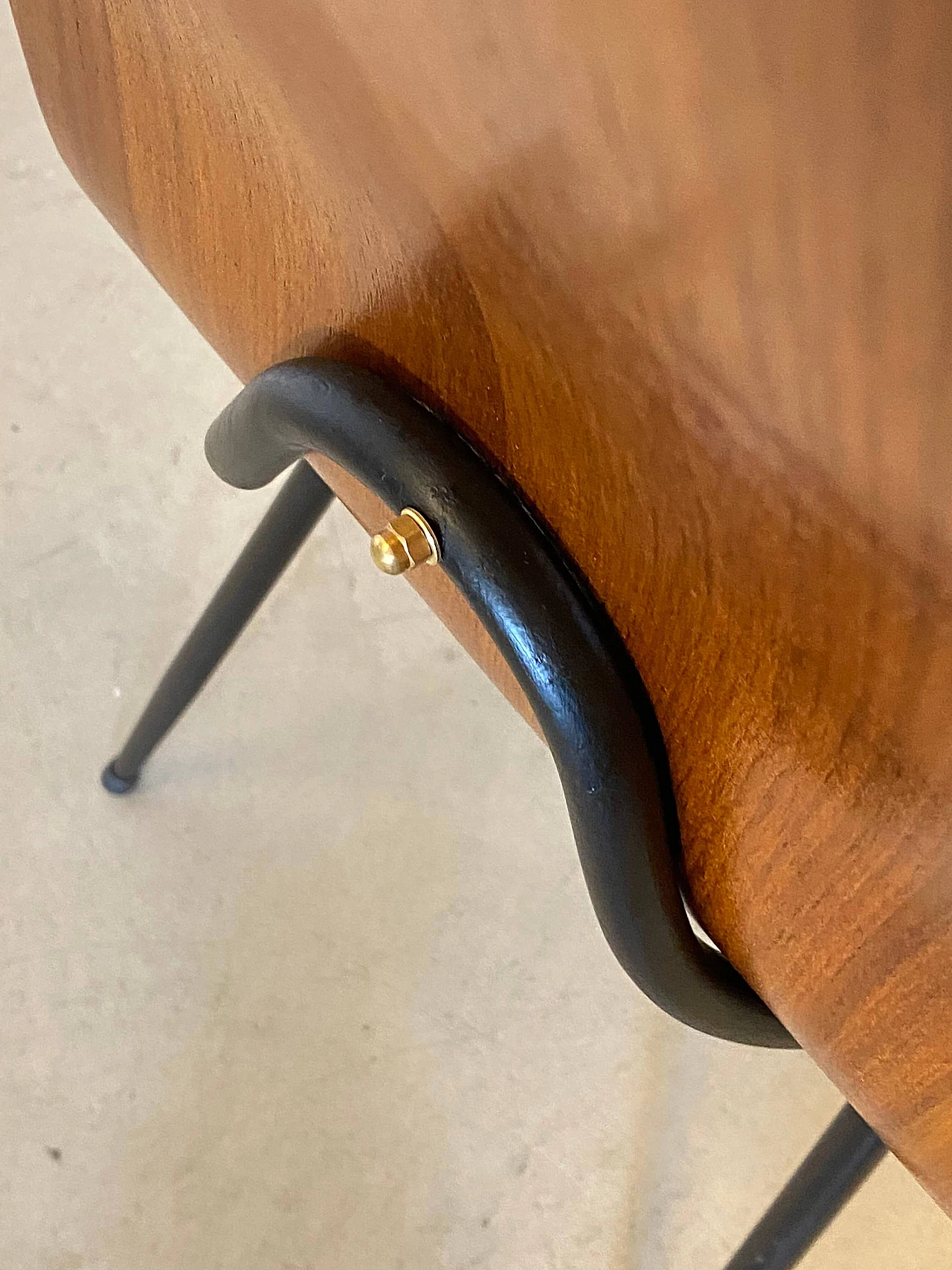 6 Bent plywood chairs with iron frame, 1960s 15