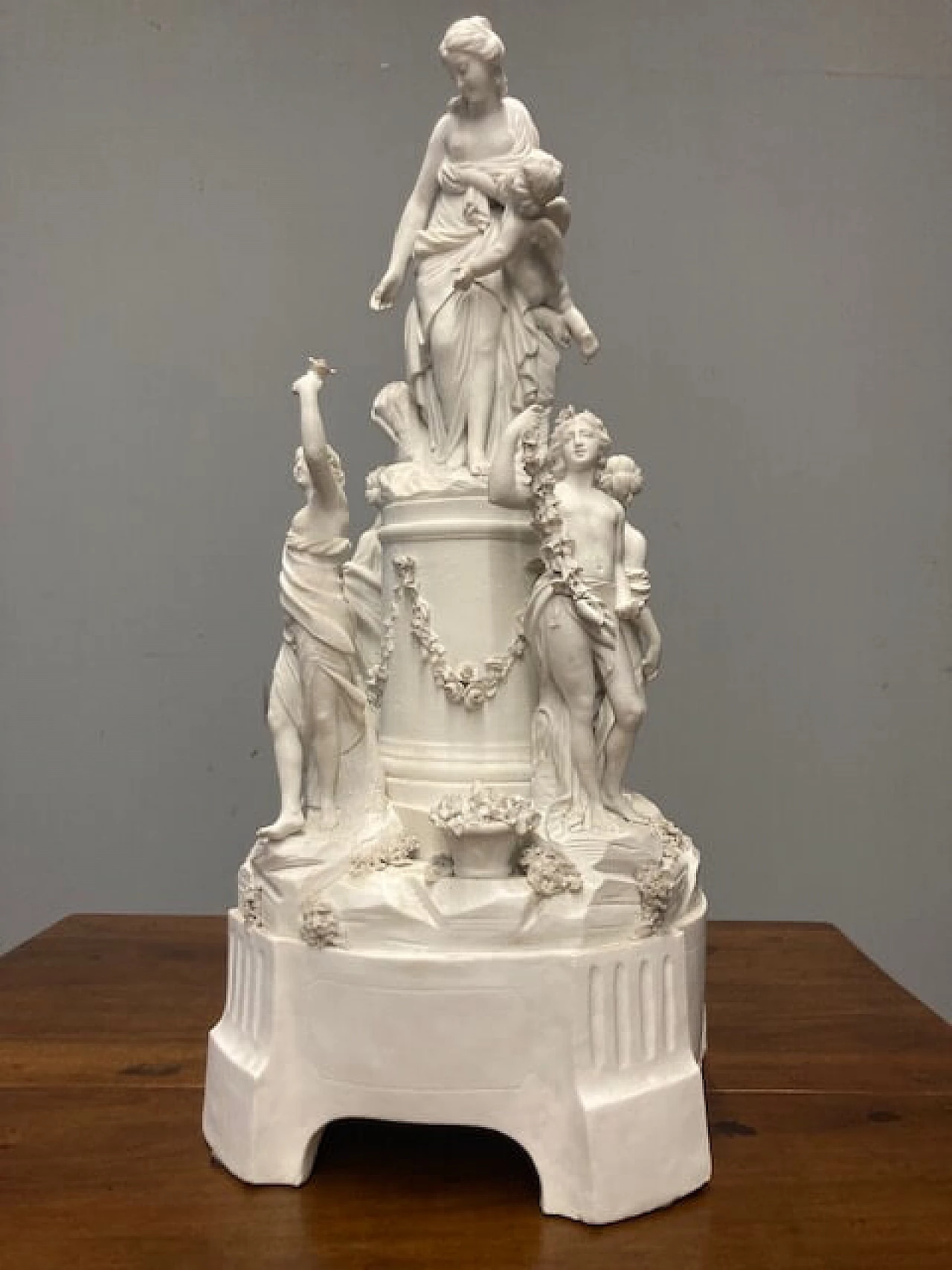 Gruppo scultoreo in porcellana Biscuit di Ginori, metà '800 2