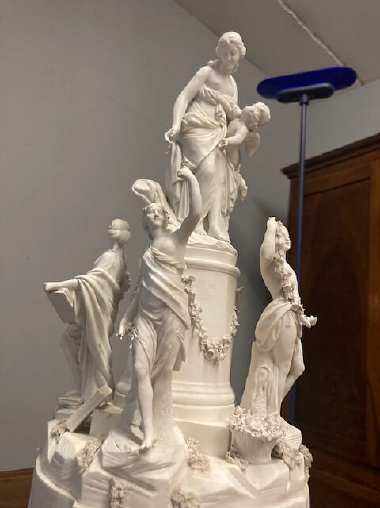 Gruppo scultoreo in porcellana Biscuit di Ginori, metà '800 6