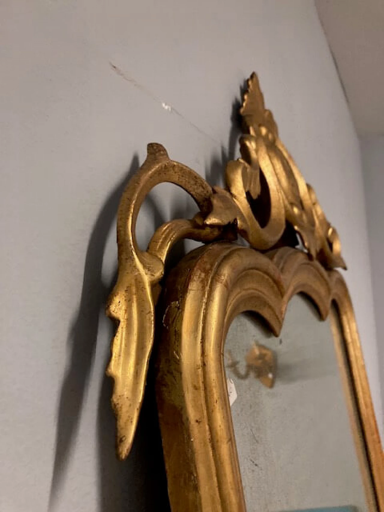 Specchio da tavolo Luigi Filippo in legno dorato e intagliato, metà '800 5
