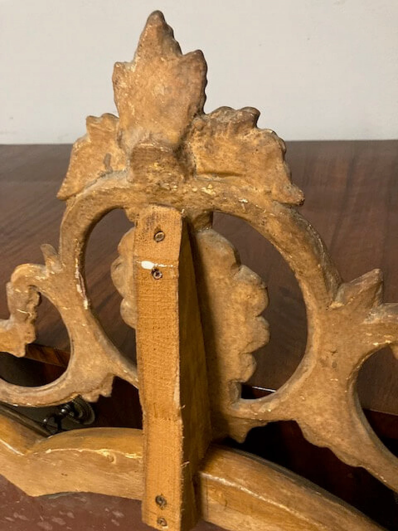 Specchio da tavolo Luigi Filippo in legno dorato e intagliato, metà '800 10