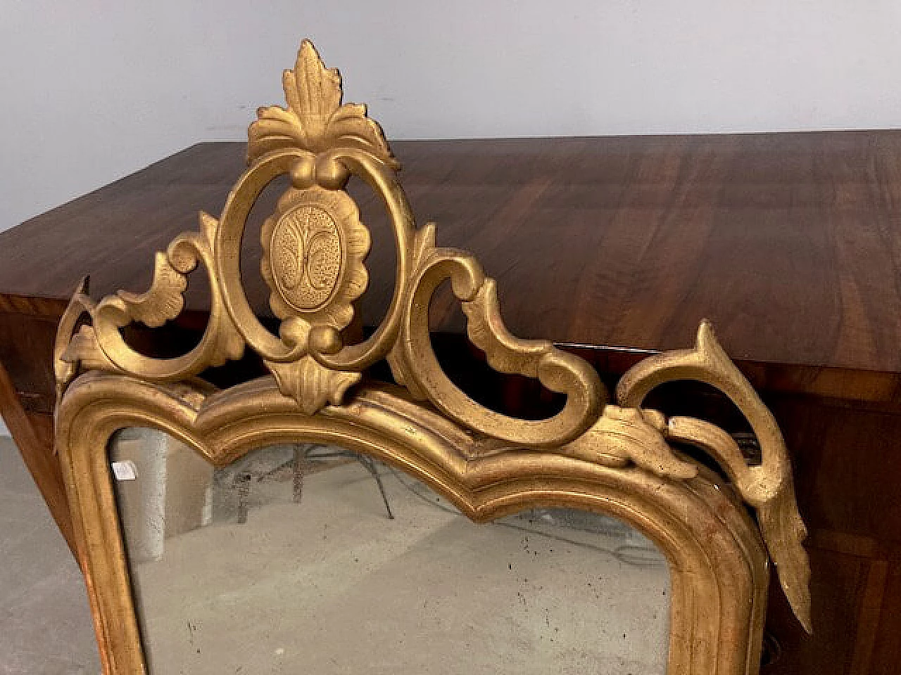 Specchio da tavolo Luigi Filippo in legno dorato e intagliato, metà '800 12