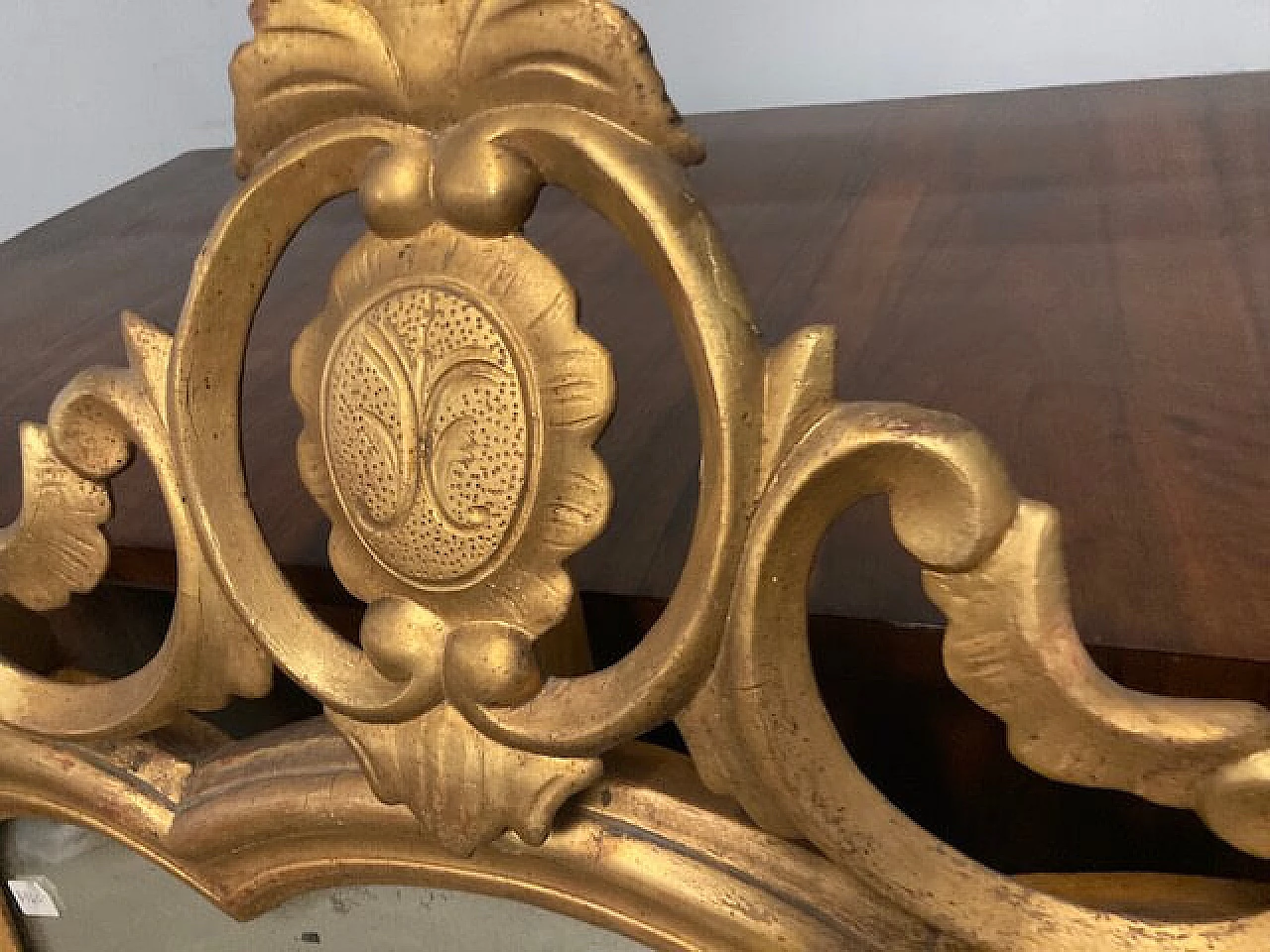 Specchio da tavolo Luigi Filippo in legno dorato e intagliato, metà '800 13