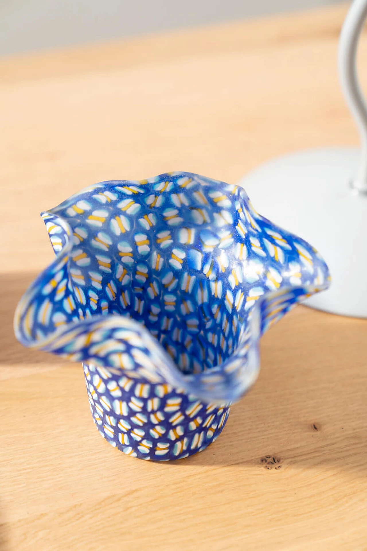 Glasses, bowls and table lamp in hand-painted Murano glass, 90s 1383411