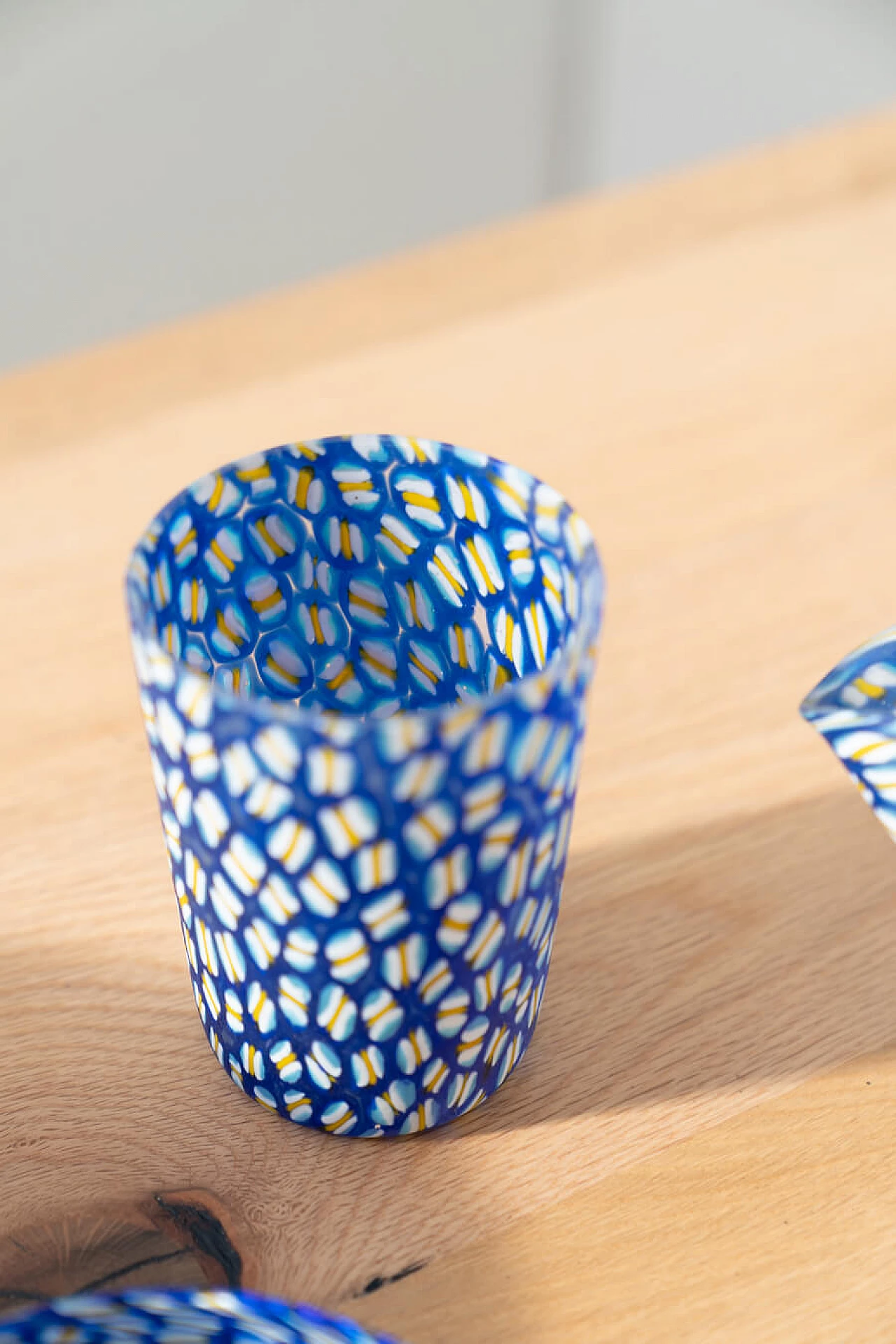 Glasses, bowls and table lamp in hand-painted Murano glass, 90s 1383412