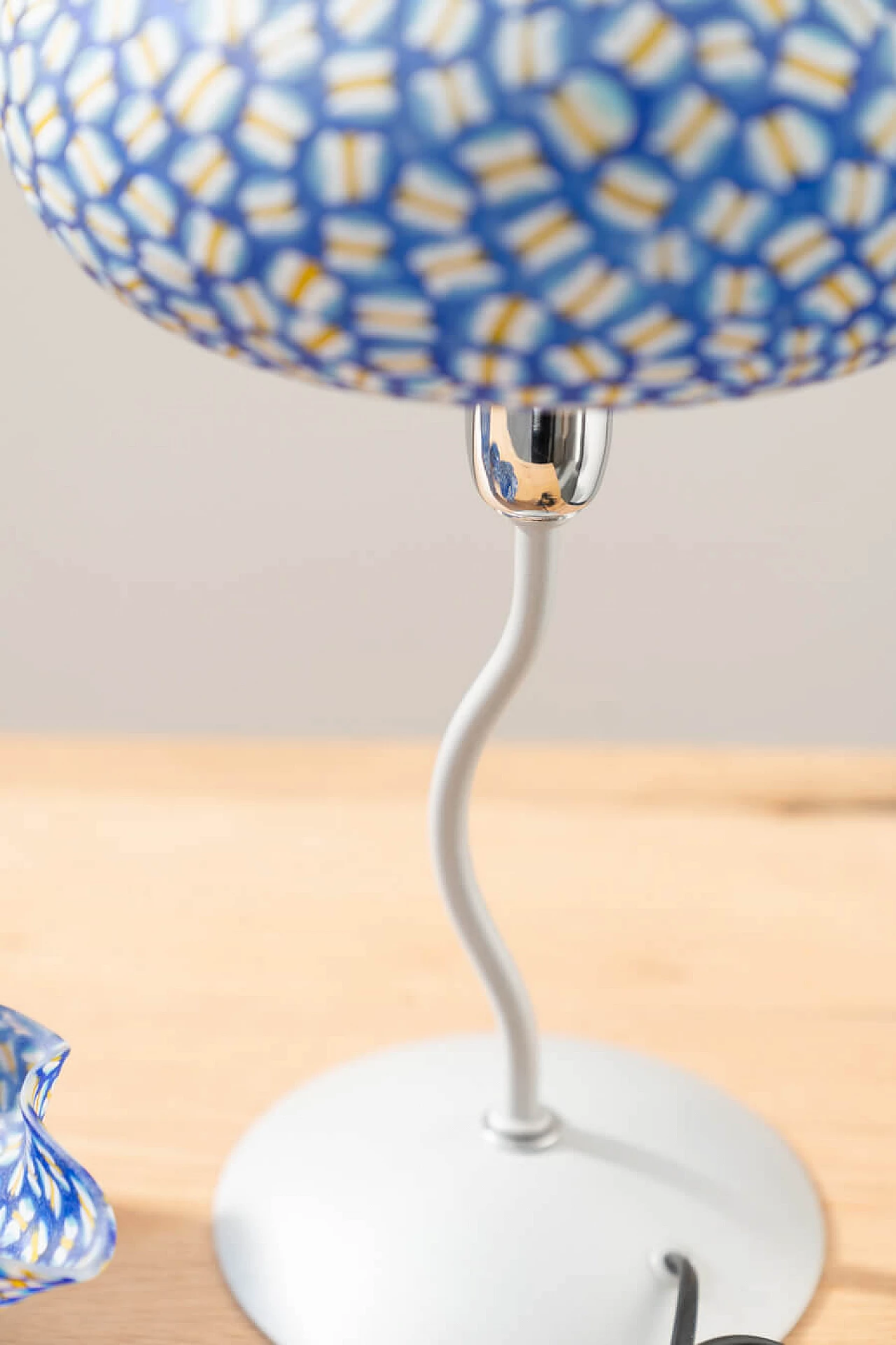 Glasses, bowls and table lamp in hand-painted Murano glass, 90s 1383416