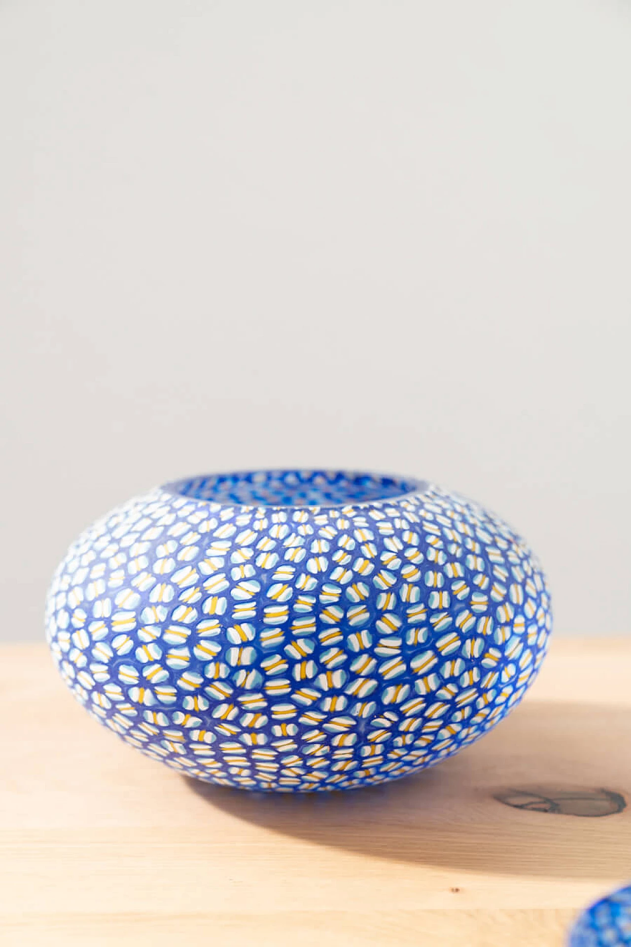 Glasses, bowls and table lamp in hand-painted Murano glass, 90s 1383428