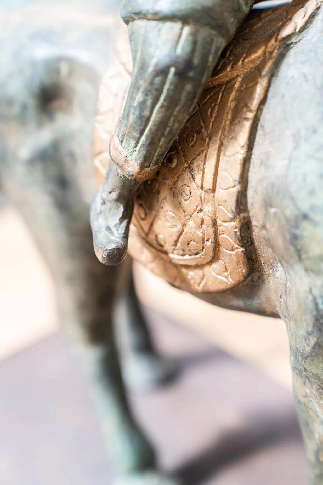 Pair of bronze knight sculptures, 1930s 10