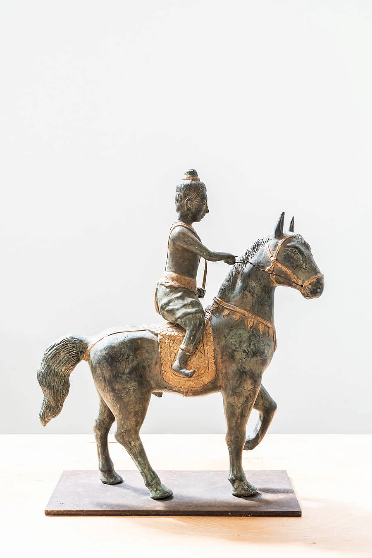 Coppia di sculture di cavalieri in bronzo, anni '30 19