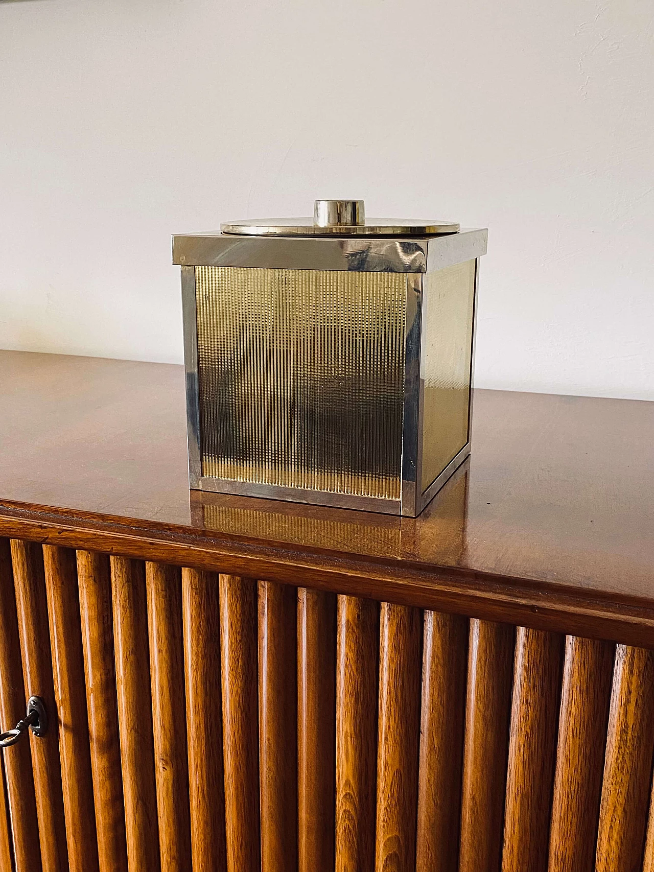 Hollywood Regency ice bucket in gilded metal, 1970s 4