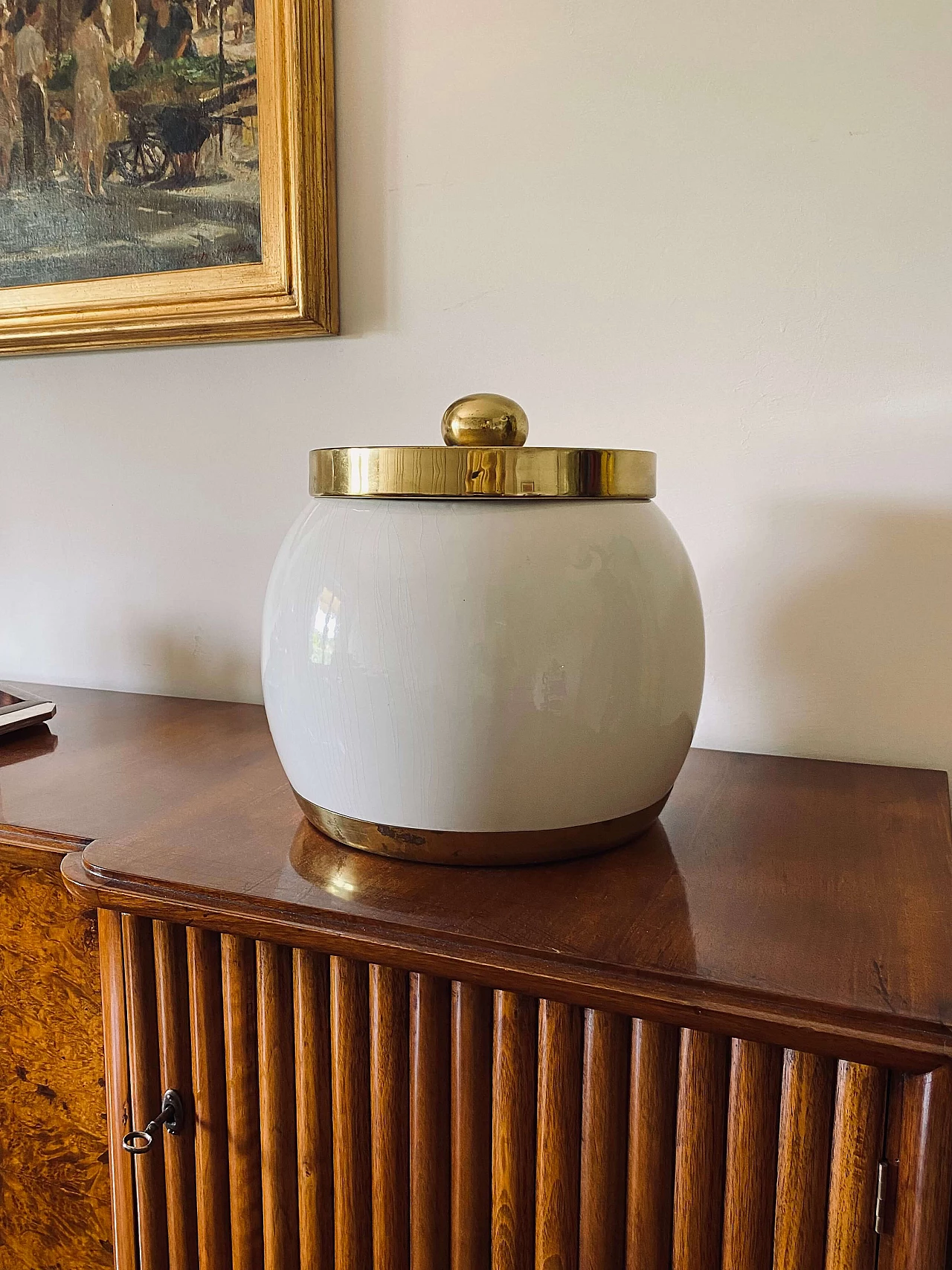 Hollywood Regency white ceramic container, 1970s 3