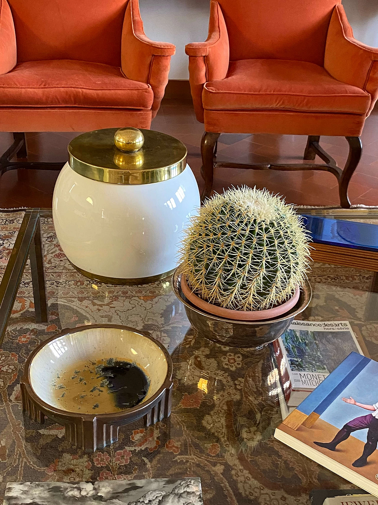 Hollywood Regency white ceramic container, 1970s 7