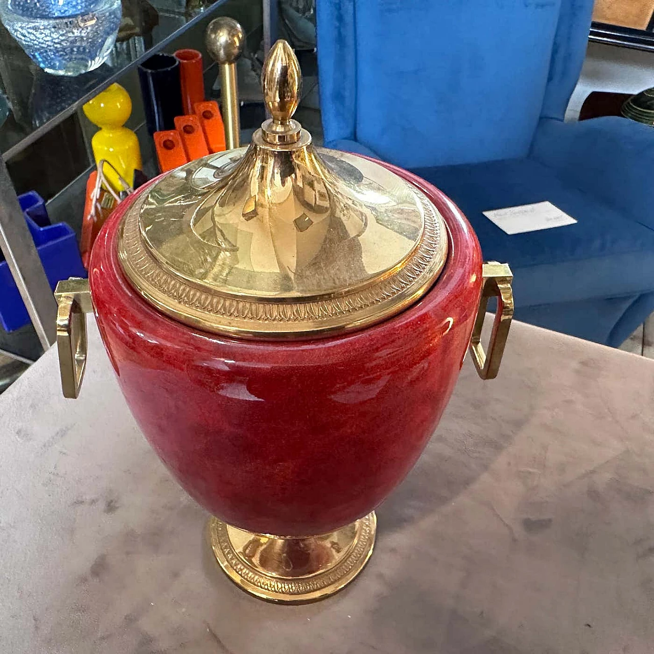 Secchiello per il ghiaccio in ottone e pelle di capra rossa corallo di Aldo Tura, anni '50 2