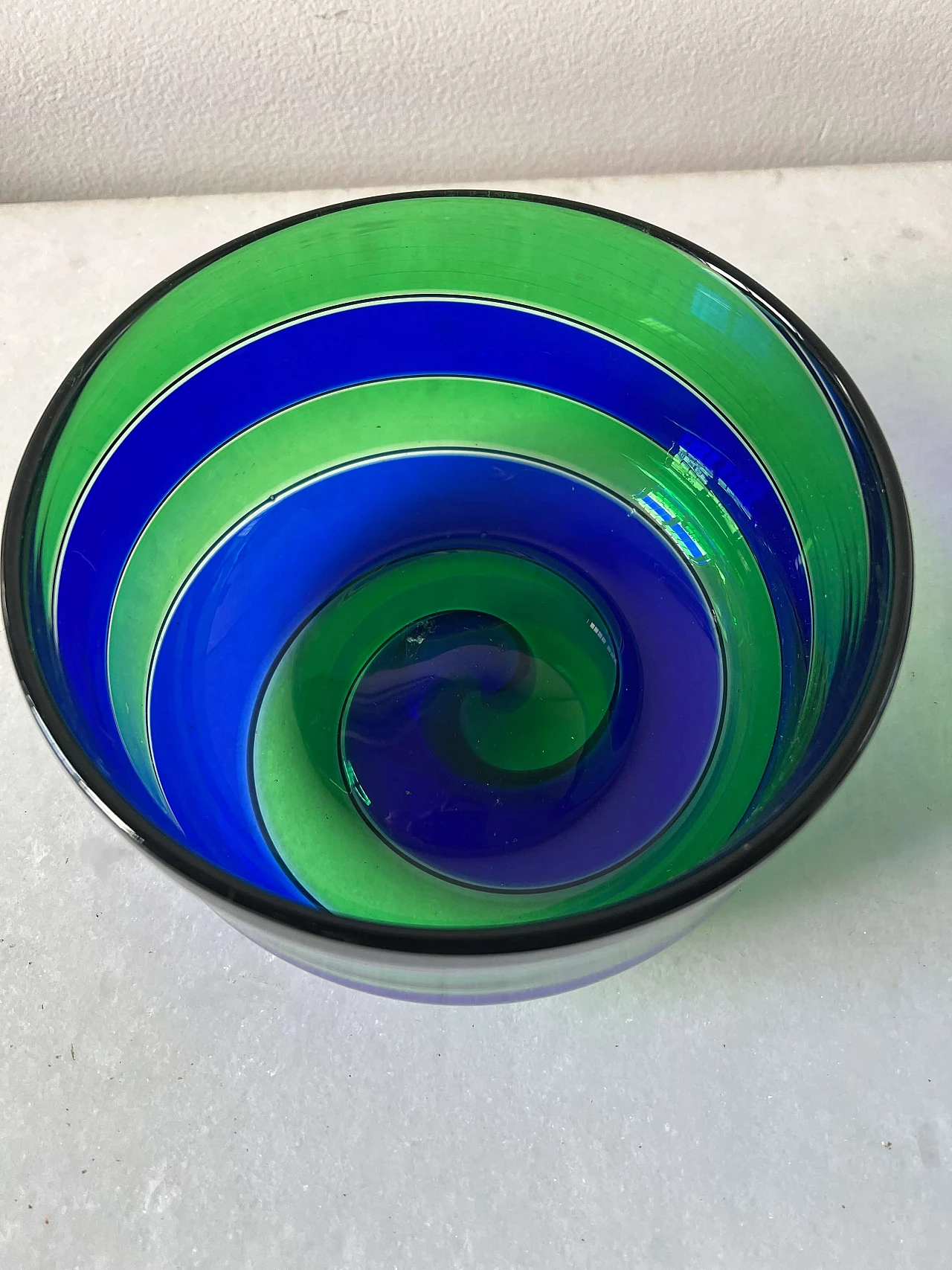 Pair of blue and green glass bowls by Fulvio Bianconi for Venini, 1990s 3