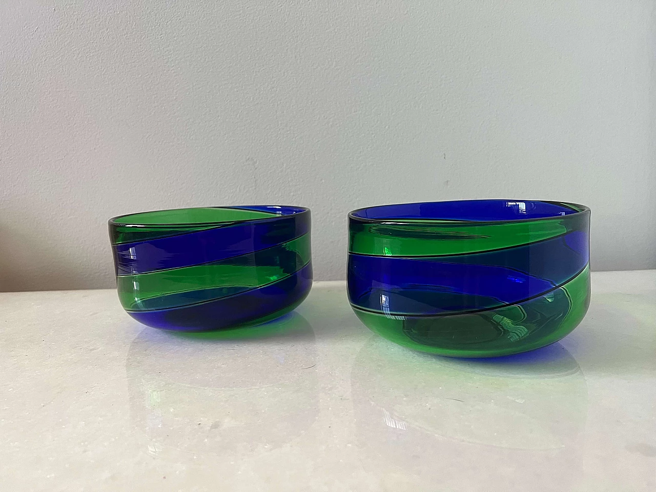 Pair of blue and green glass bowls by Fulvio Bianconi for Venini, 1990s 6
