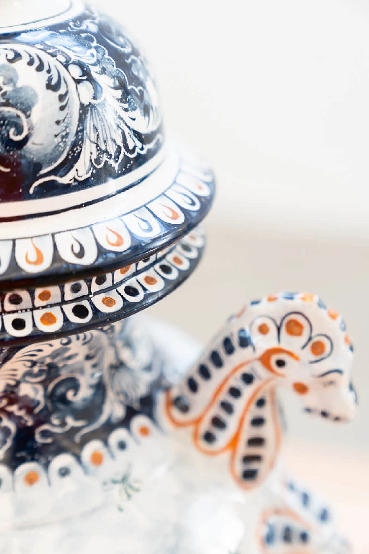 Vaso con coperchio in ceramica dipinta di Turi D'Albissola, anni '80 1383542