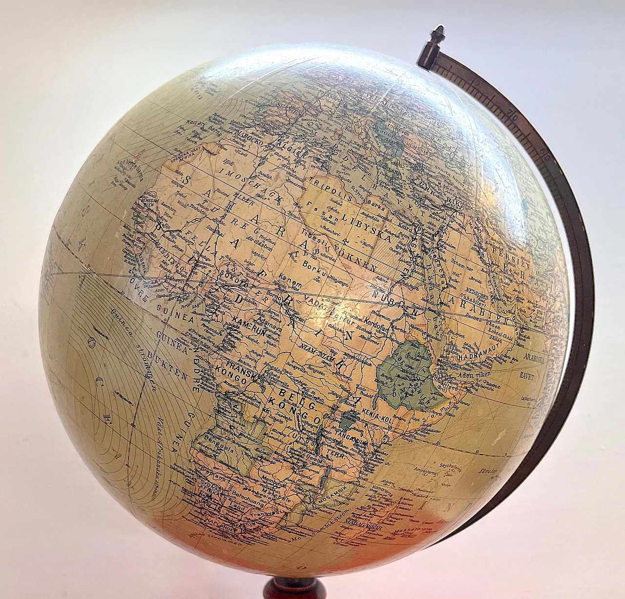 Wood and papier-mâché globe by Dr. Neuse for Jordglob, early 20th century 5