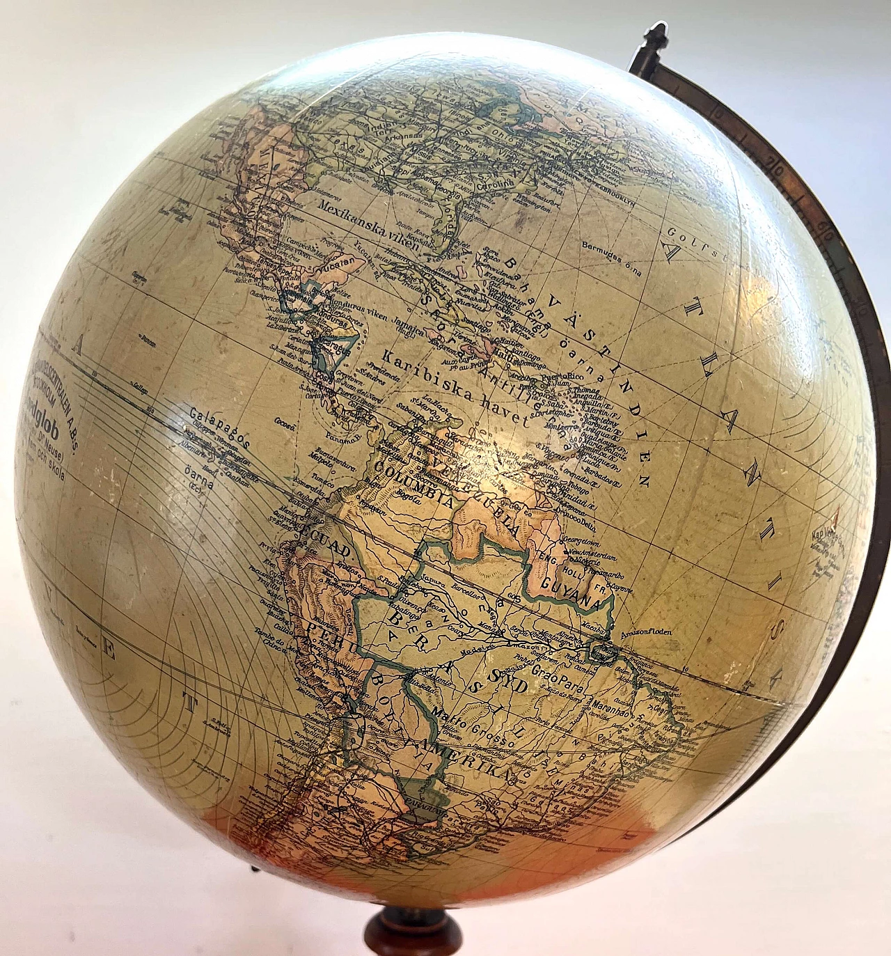 Wood and papier-mâché globe by Dr. Neuse for Jordglob, early 20th century 6